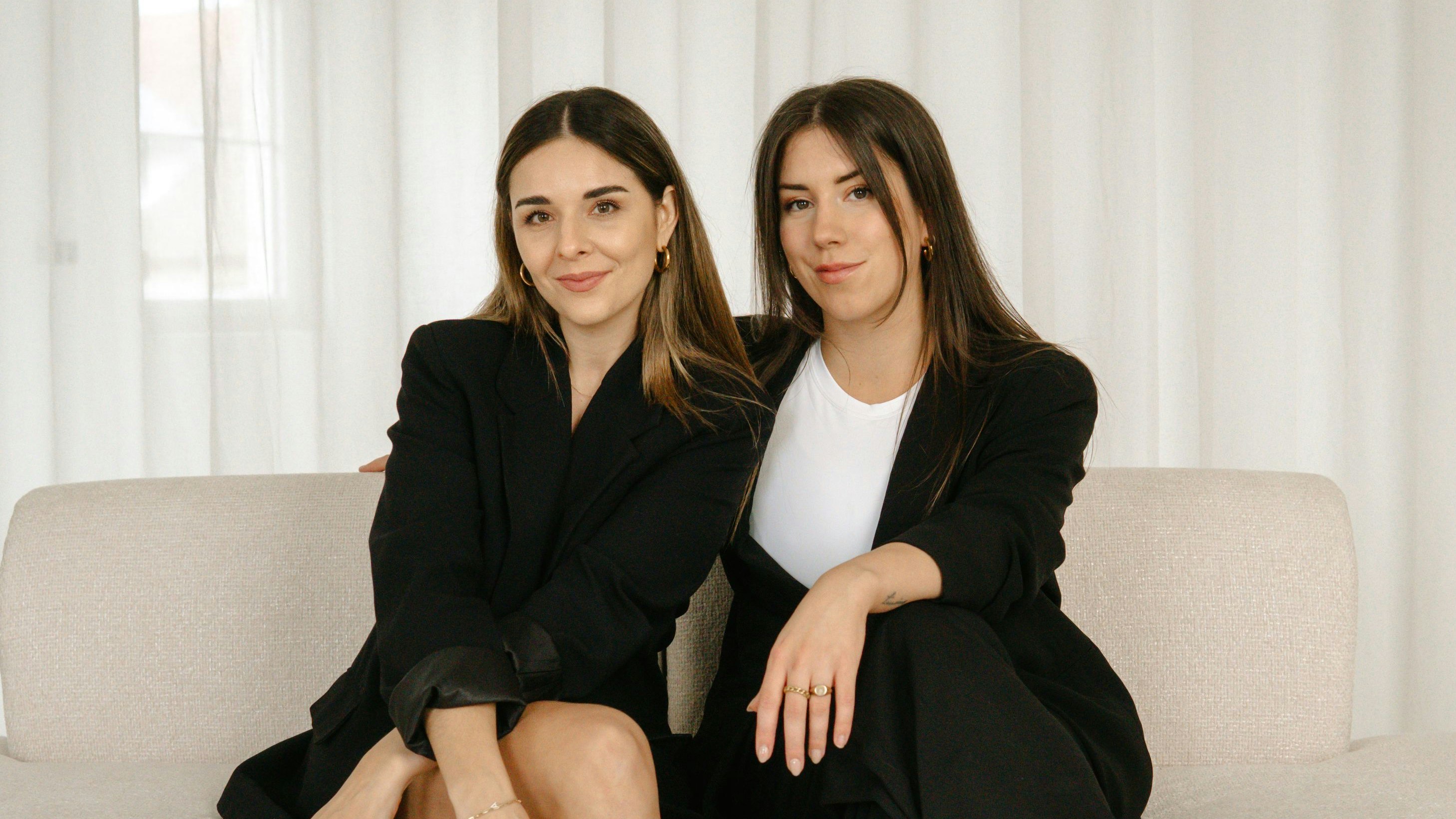 Rhoots-Gründerinnen Patricia Fies und Anica Joggerst lancierten ihre Wellness-Brand in diesem Frühjahr.