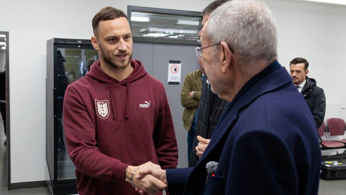 Heute.at - Arnie fordert Feiertag: Präsident und Kanzler reagieren