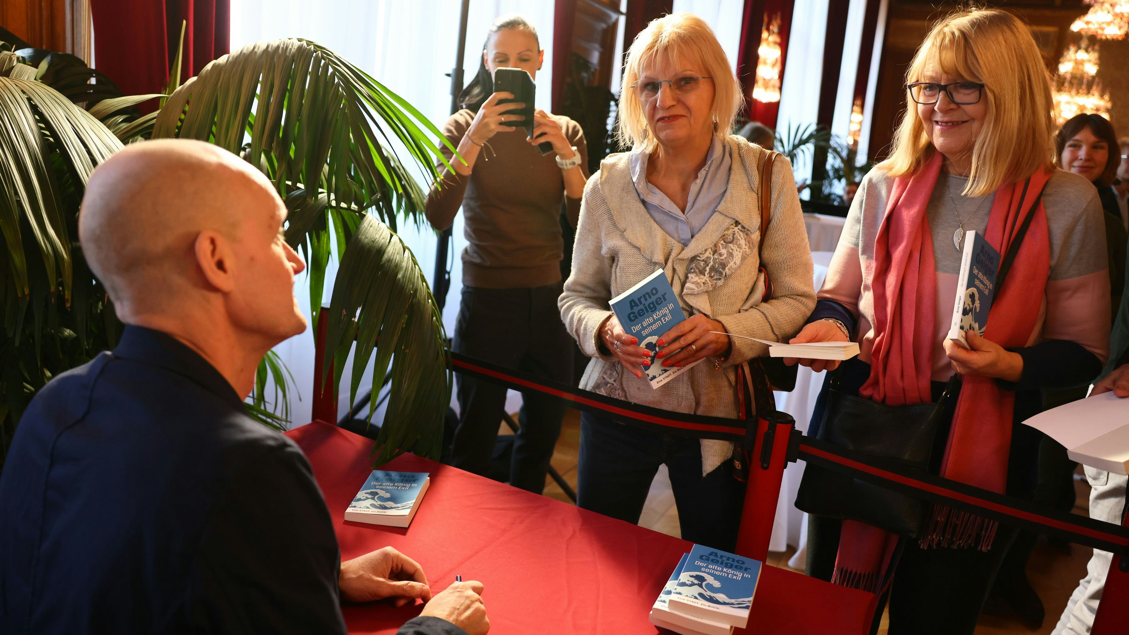 Heute.at - 100.000 Stück – Wiener Gratisbuch zeigt Demenz hautnah