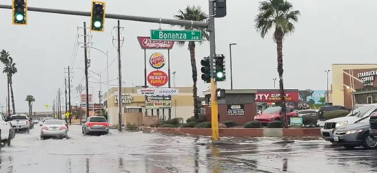 Las Vegas kämpft mit Regenmassen, die nicht abfließen.