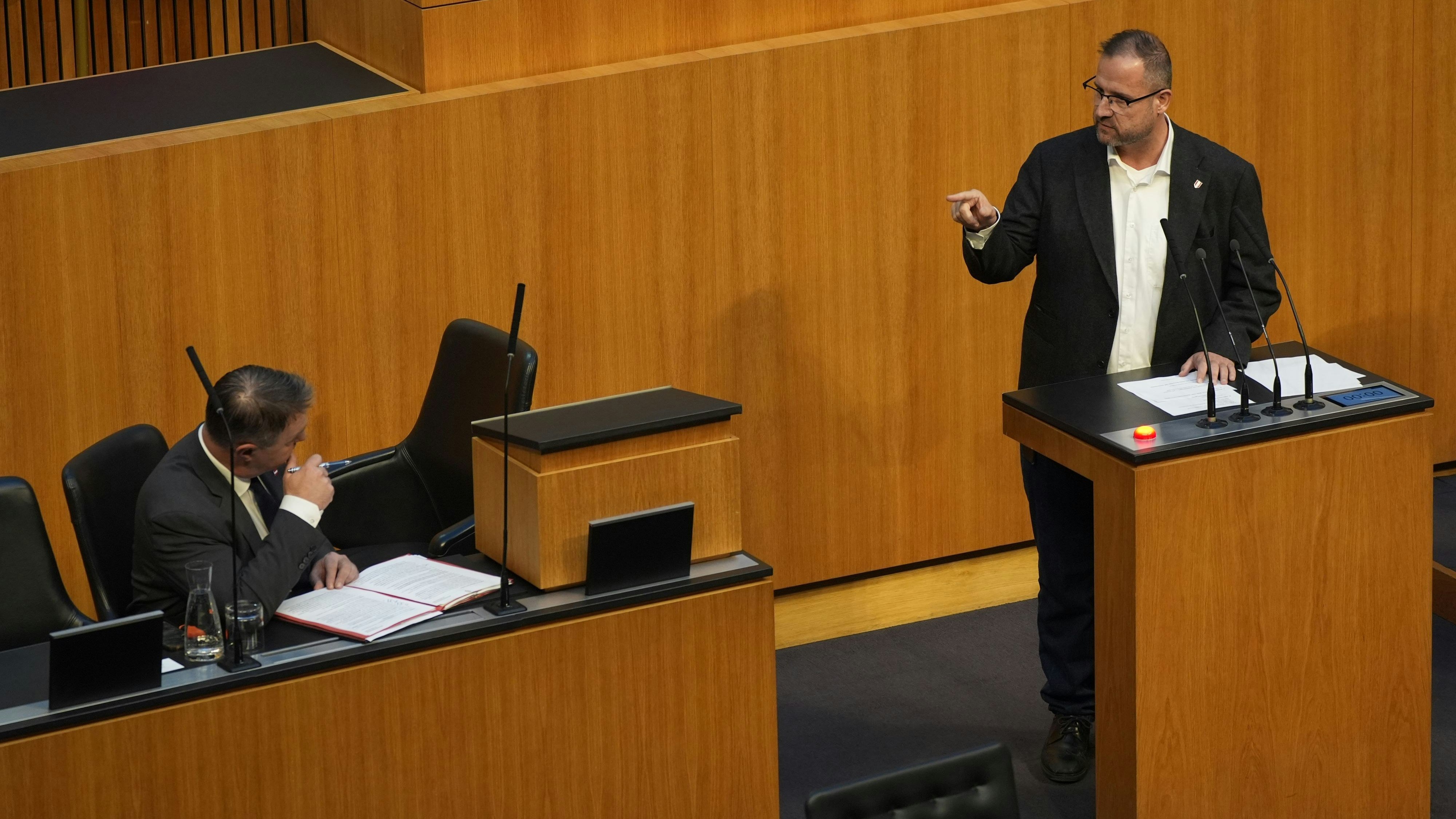 Heute.at - Warnung im Parlament vor Bablers Medienkontroll-Paket