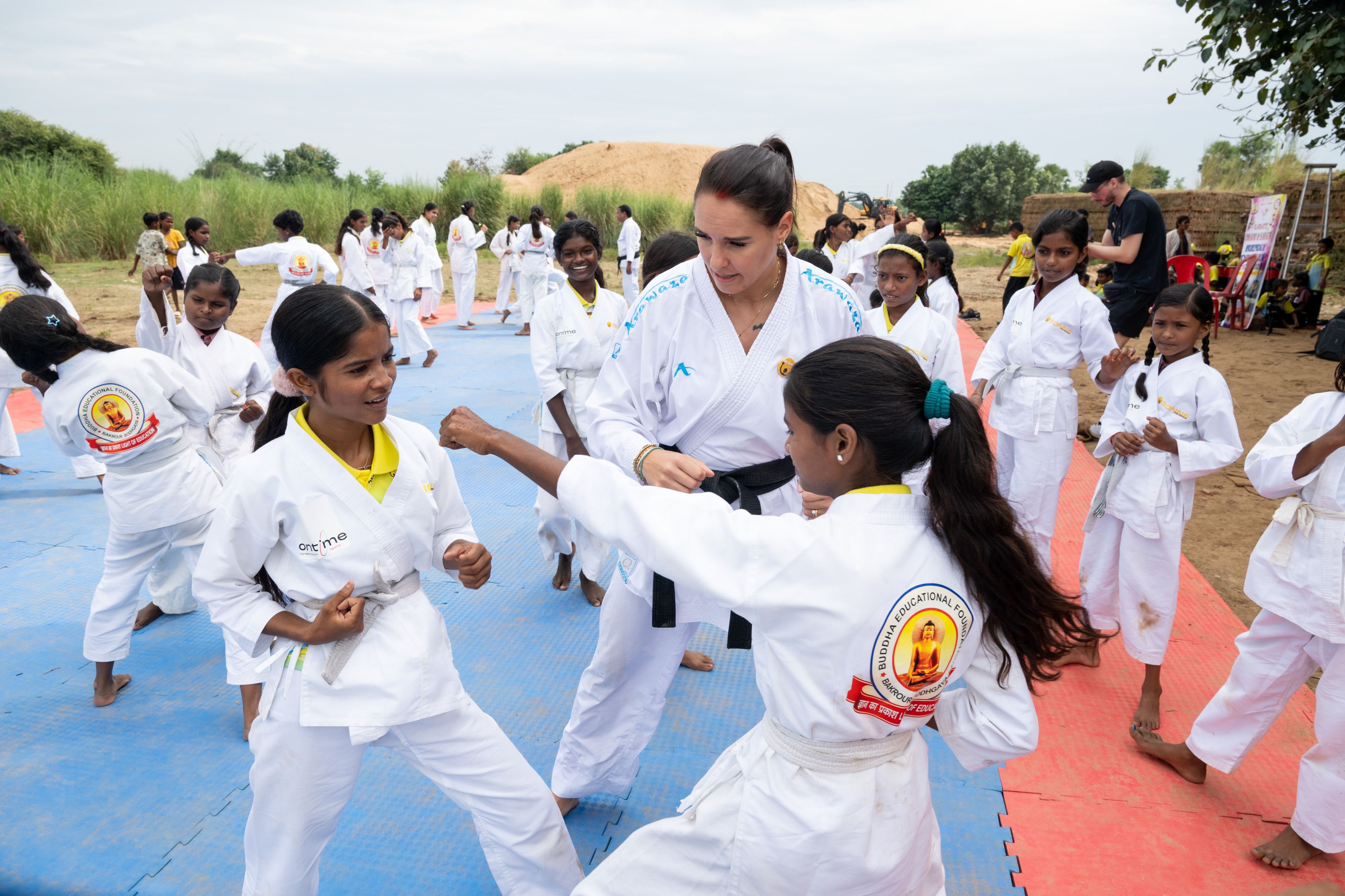 Ein Projekt ermöglicht Selbstverteidigungskurse für Mädchen in Indien.
