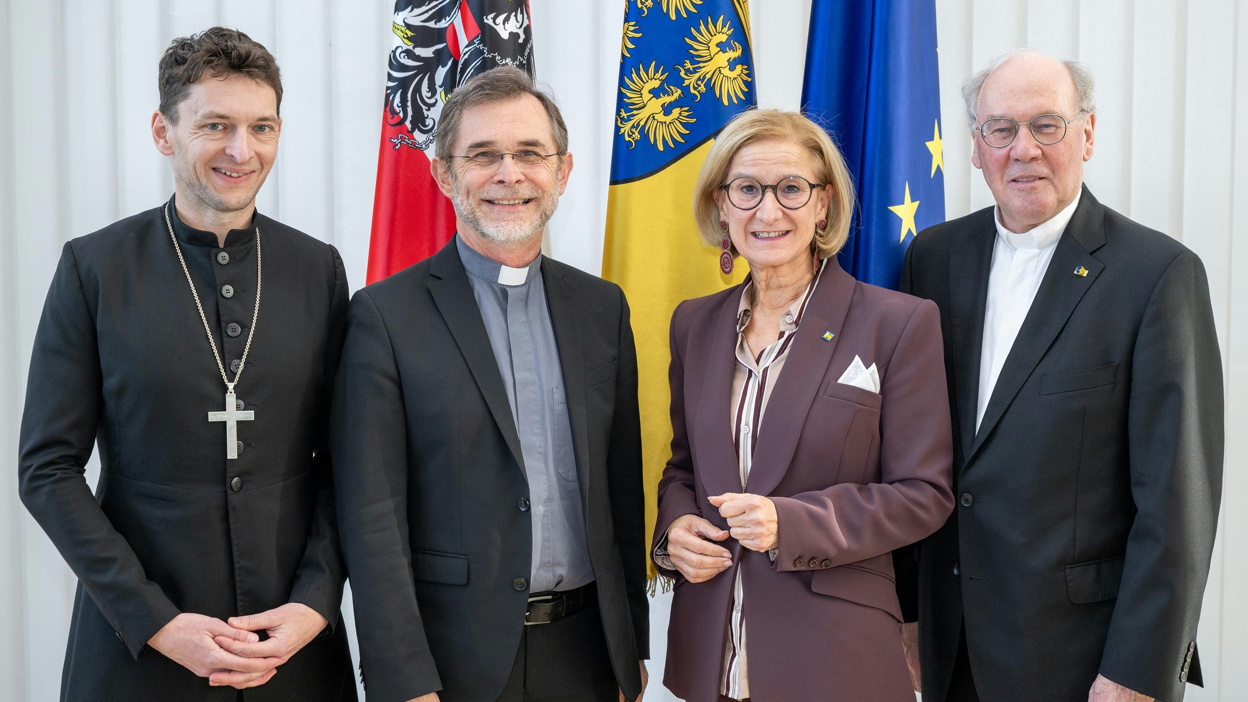 Von links nach rechts: Der evangelische Superintendent Michael Simmer, der Wiener Erzbischof Josef Grünwidl, Landeshauptfrau Johanna Mikl-Leitner und der St. Pöltner Diözesanbischof Alois Schwarz.