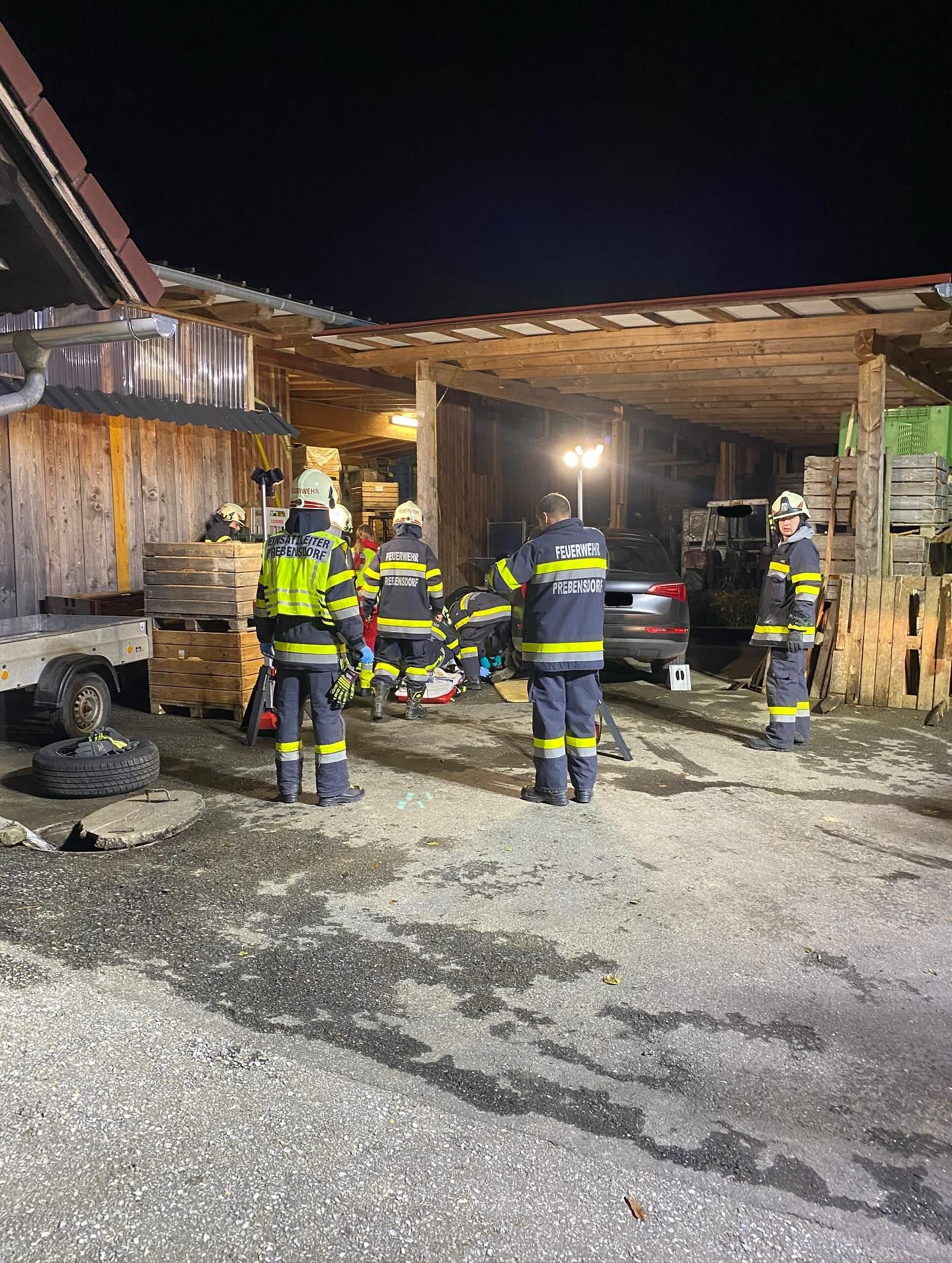 Noteinsatz in der Nacht - Feuerwehr musste den Mann befreien.