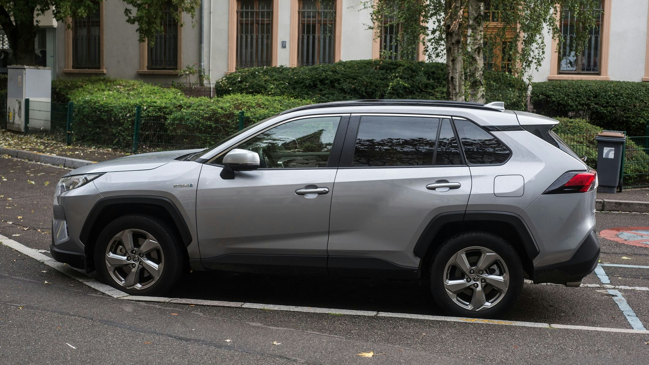 Heute.at - Festgenommen! Duo stahl Auto-Akkus um 80.000 Euro