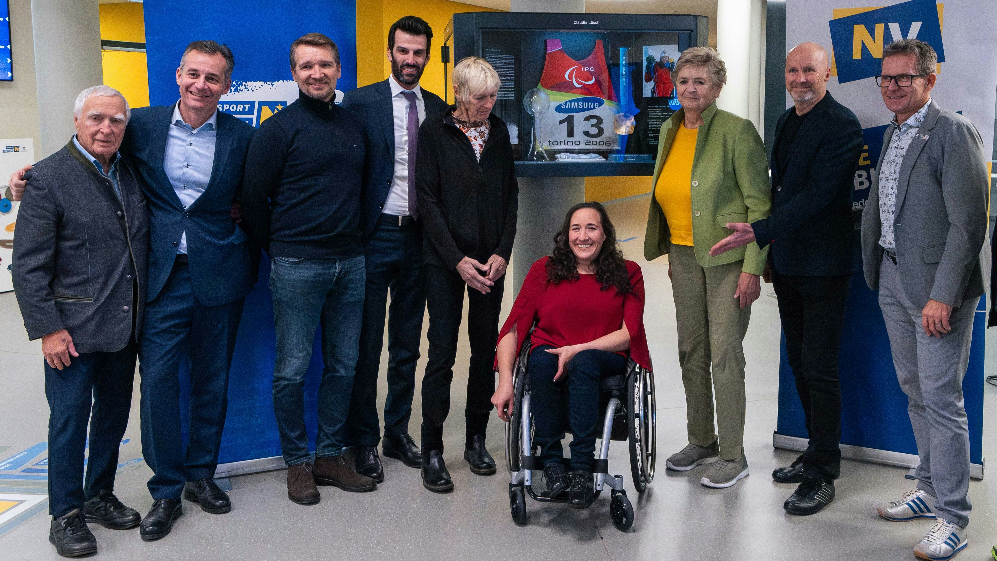 Gunnar Prokop, Michael Ludwig, Werner Schlager, LH-Stellvertreter Udo Landbauer, Ilona Gusenbauer, Claudia Lösch, Eva Janko, Roland Königshofer und Franz Stocher (v.l.n.r.)