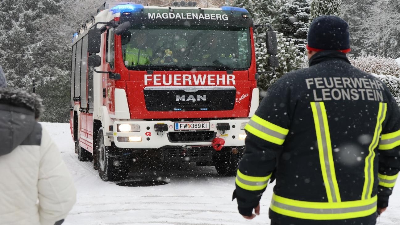 Heute.at - Dichtes Schneetreiben – Unfälle, Wanderer vermisst