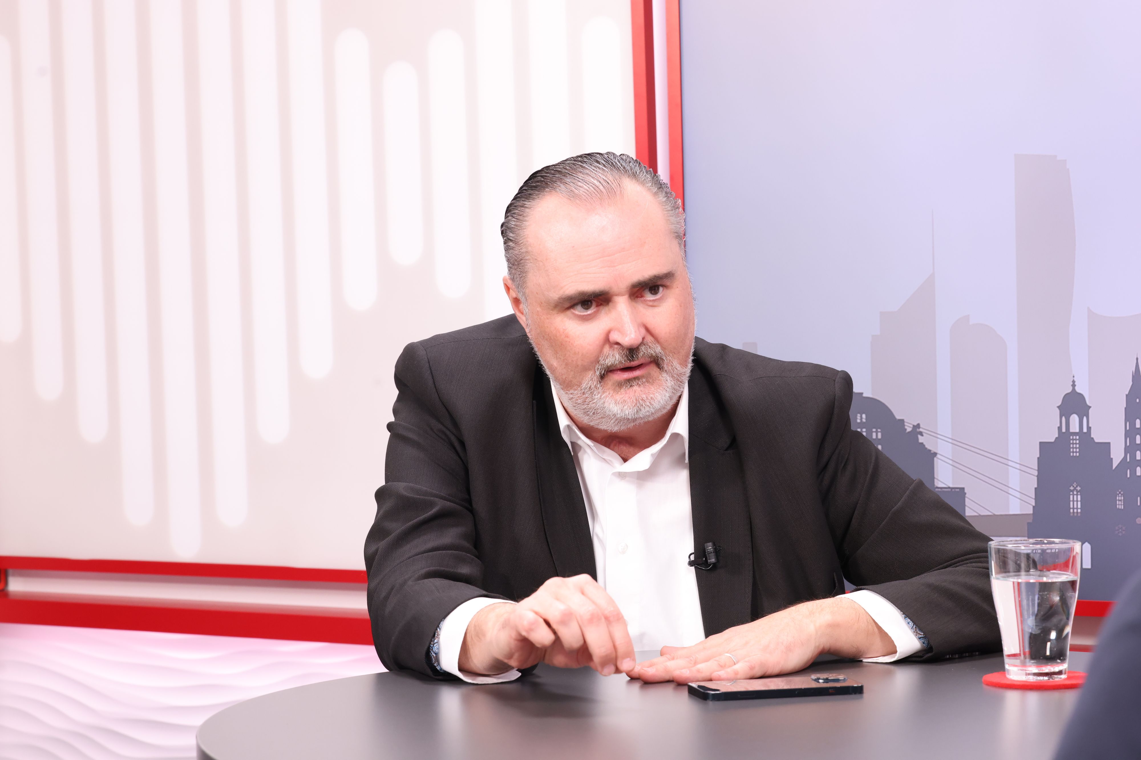 Heute.at - Doskozil hält Budgetrede – strenge Worte an Opposition