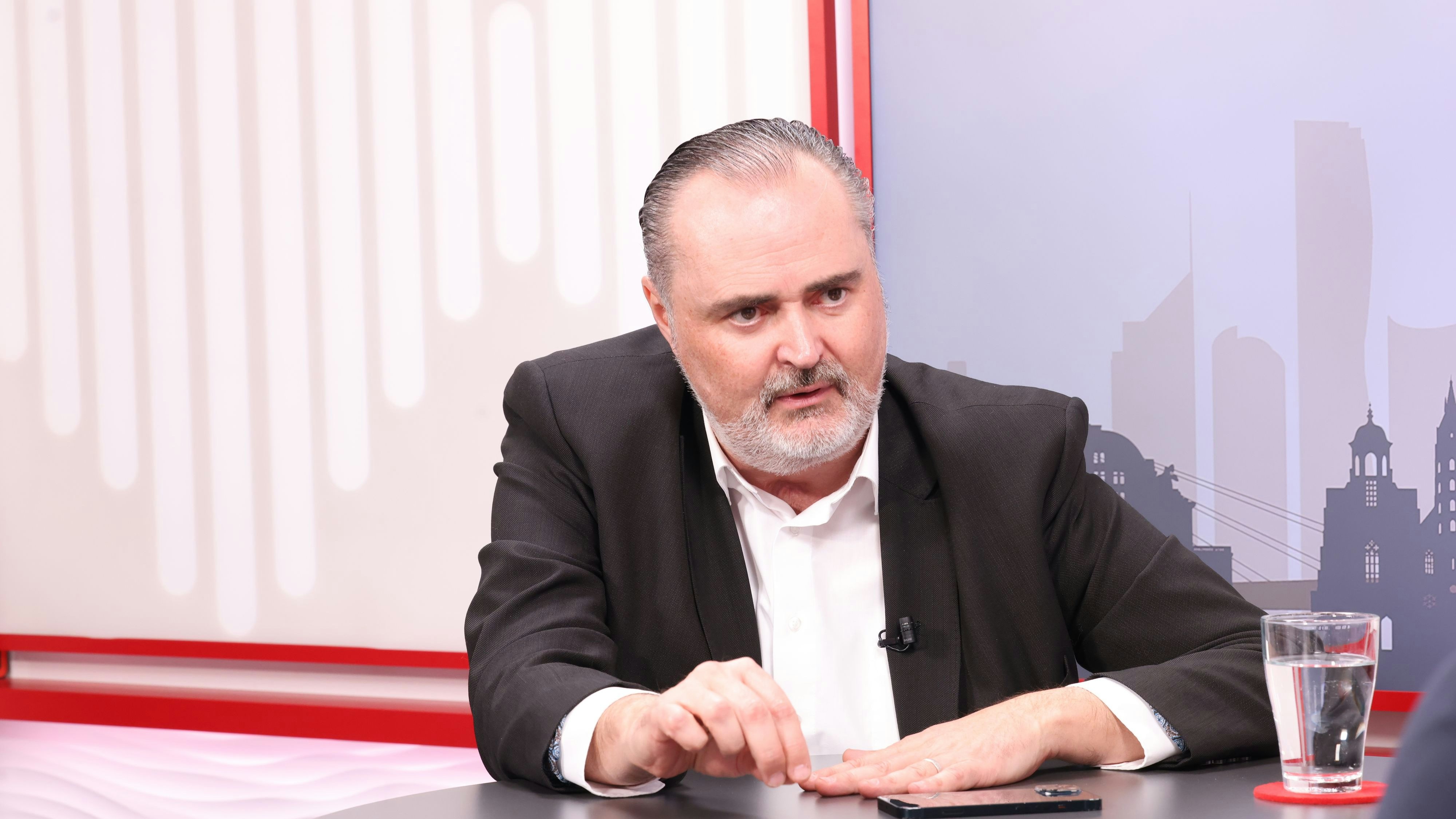 Heute.at - Doskozil hält Budgetrede – strenge Worte an Opposition