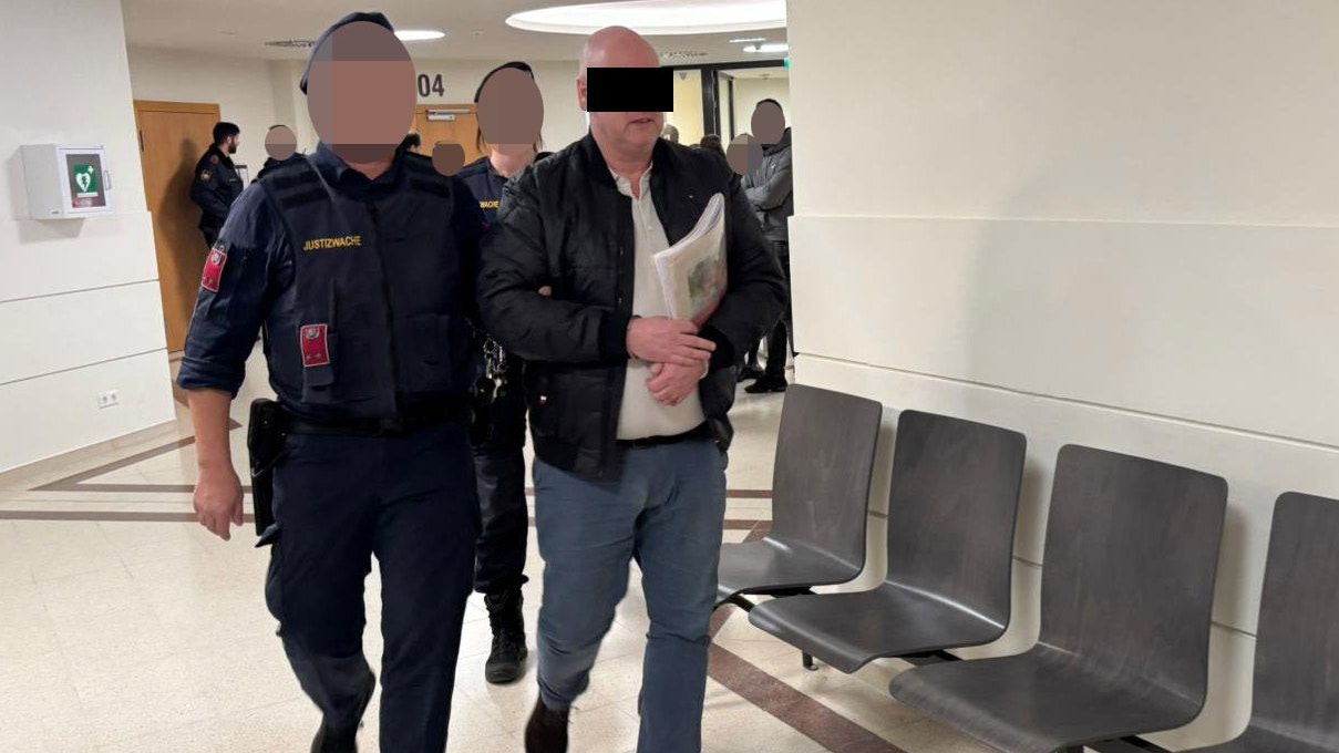 Häftling gründet auf Flucht Partei, kassiert 300.000 Euro