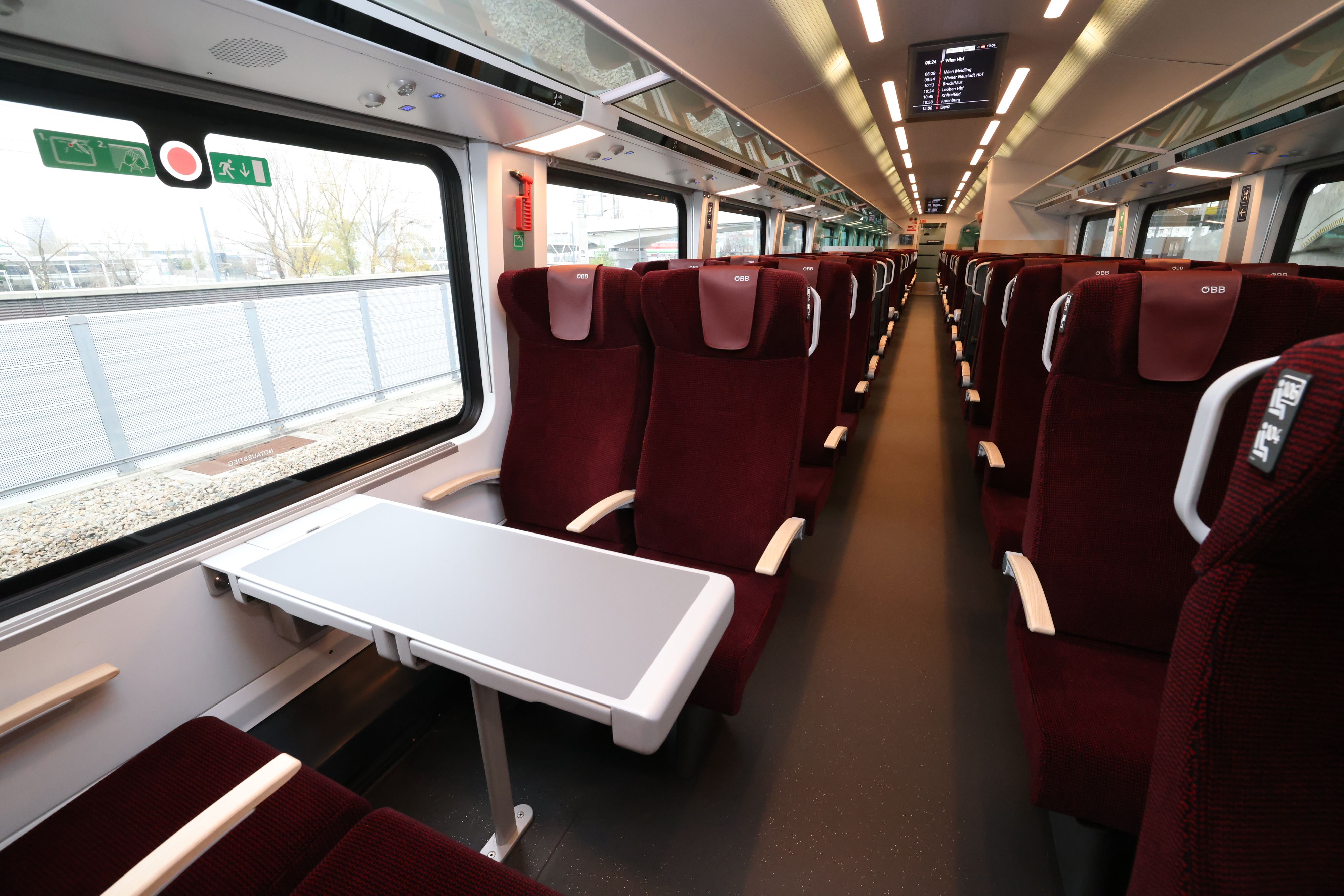 Heute.at - Randale in Railjet nach Wien – 150 Passagiere betroffen