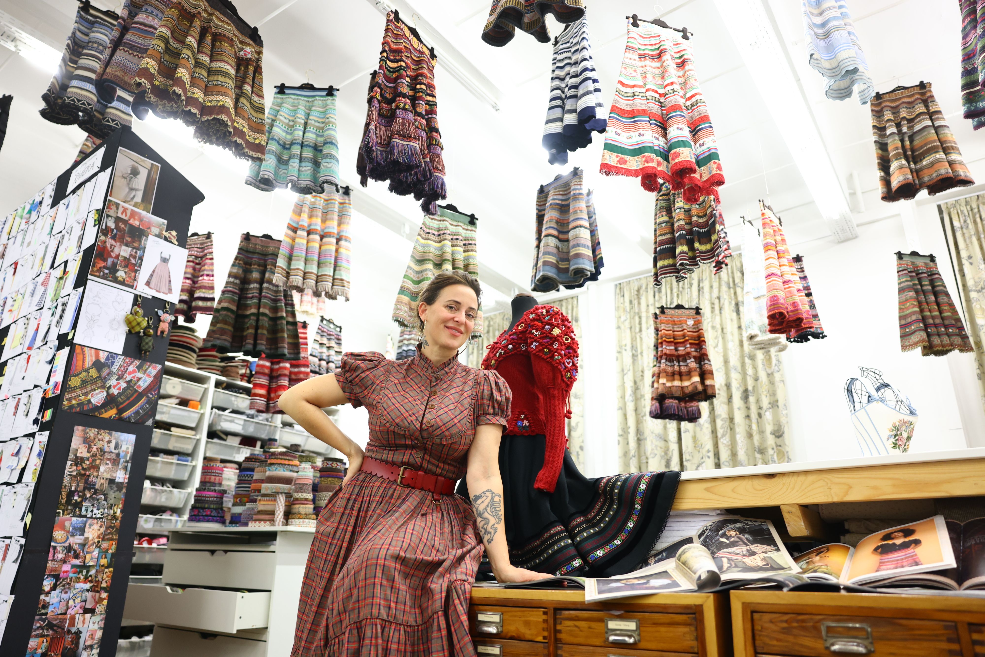 Designerin Lena Hoschek in ihrem Atelier in Wien.