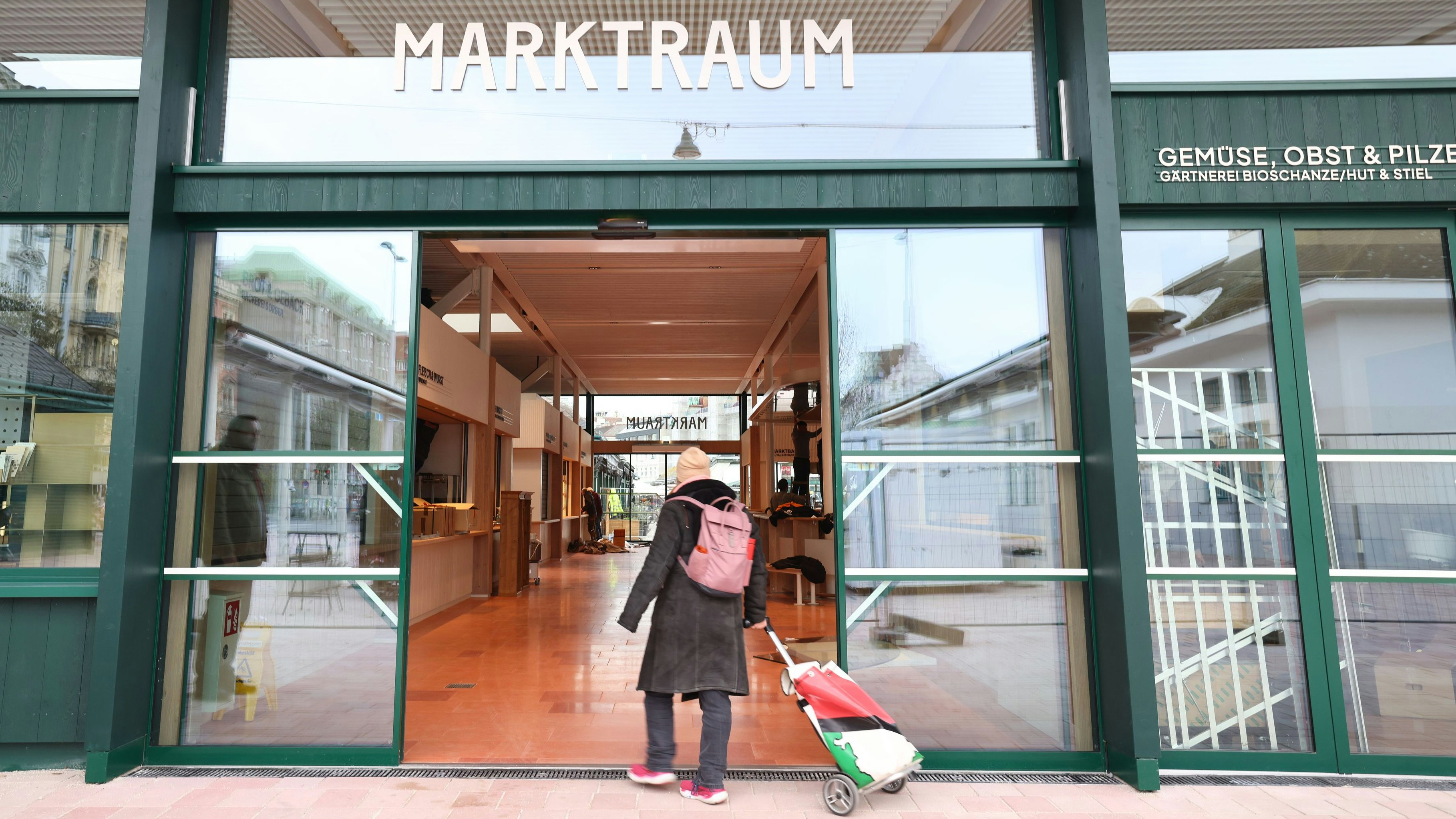 Heute.at - Marktraum am Naschmarkt erhält letzten Feinschliff