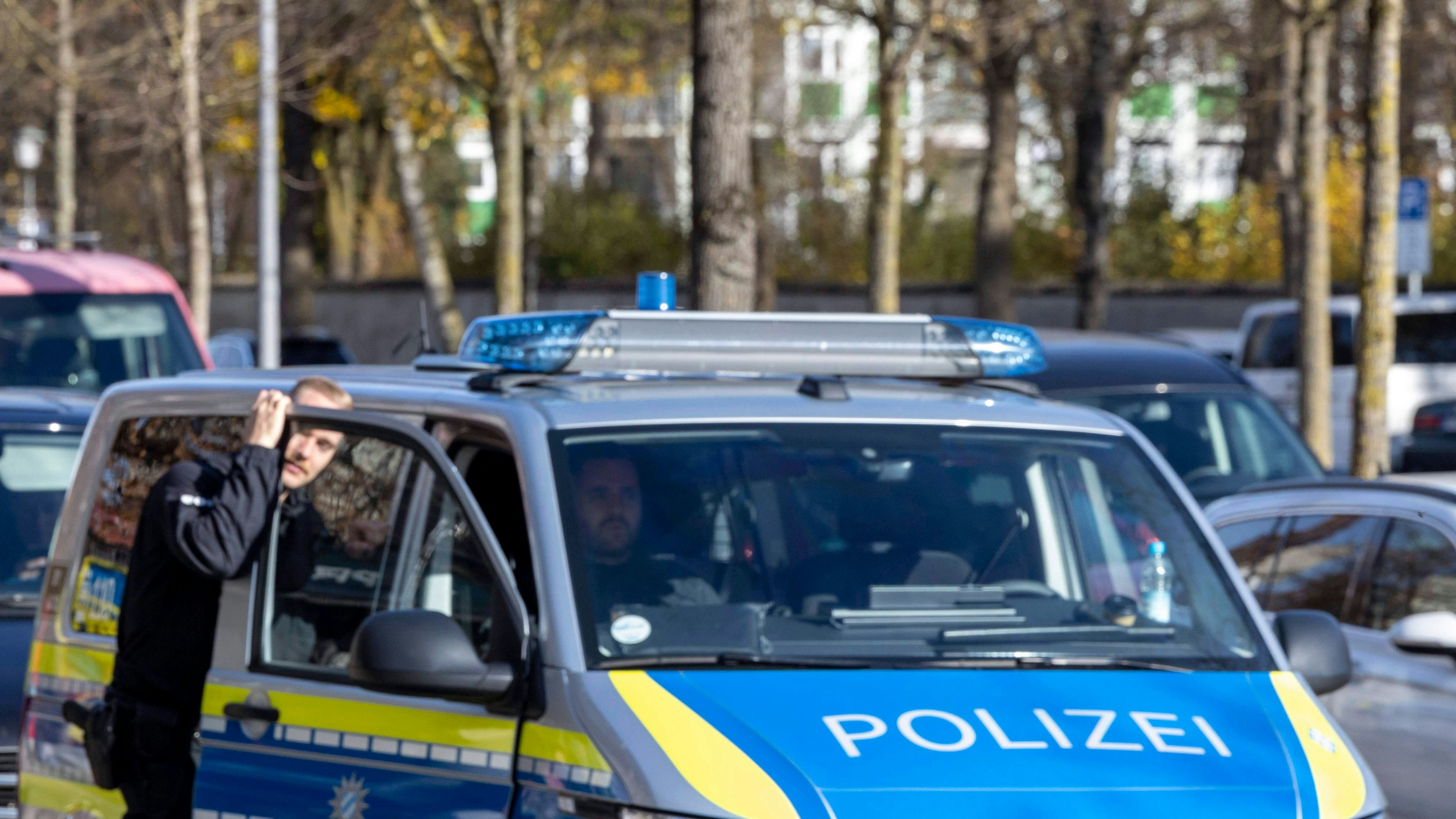 Heute.at - Mordalarm! Frauenleiche in Münchner Wald entdeckt