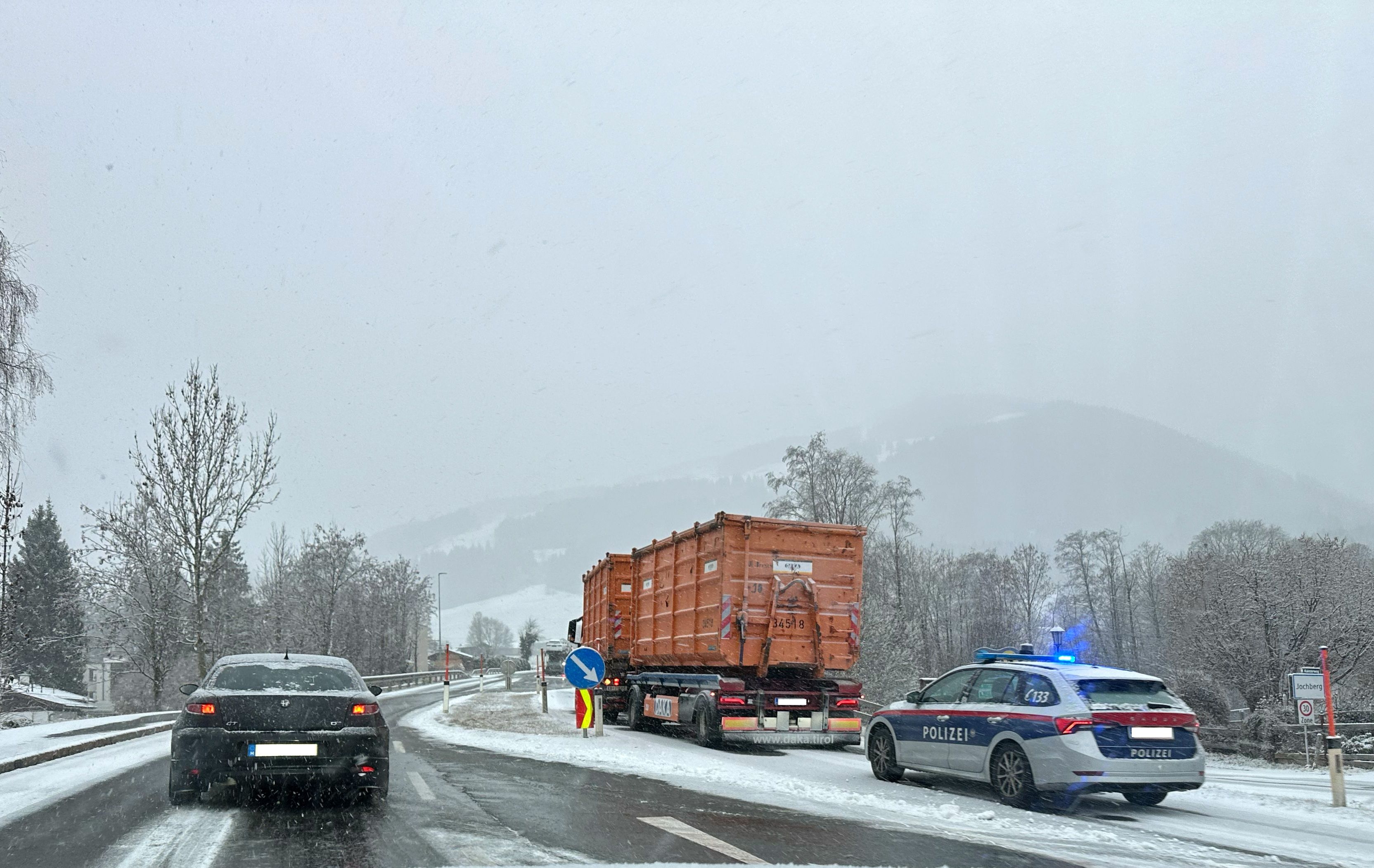In Jochberg blieb so mancher Lkw liegen.