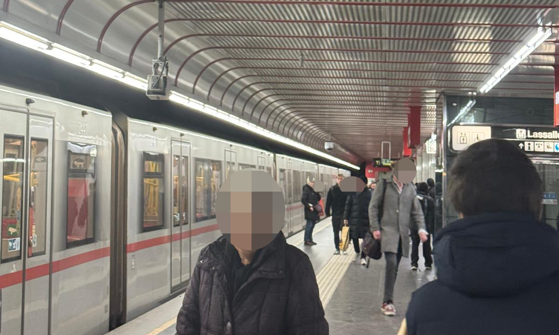 Heute.at - Öffi-Störung! U-Bahn-Ausfall mitten in der City