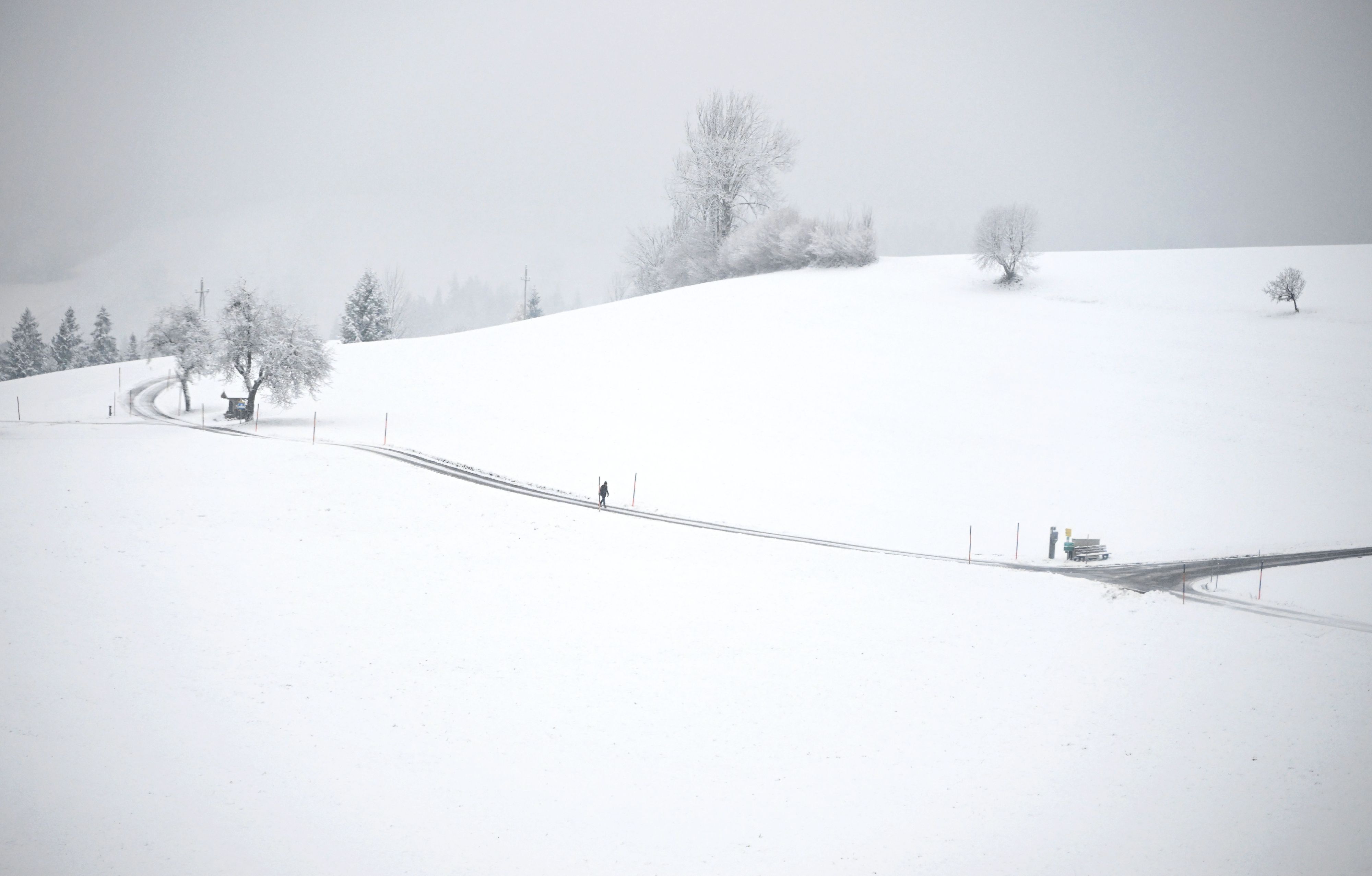 Eine Kaltfront schaufelt jetzt jede Menge Schnee nach Österreich.