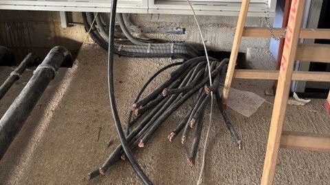 Folgenschwerer Schaden durch Diebstahl bei Hallenbad-Baustelle in der Stadt Krems