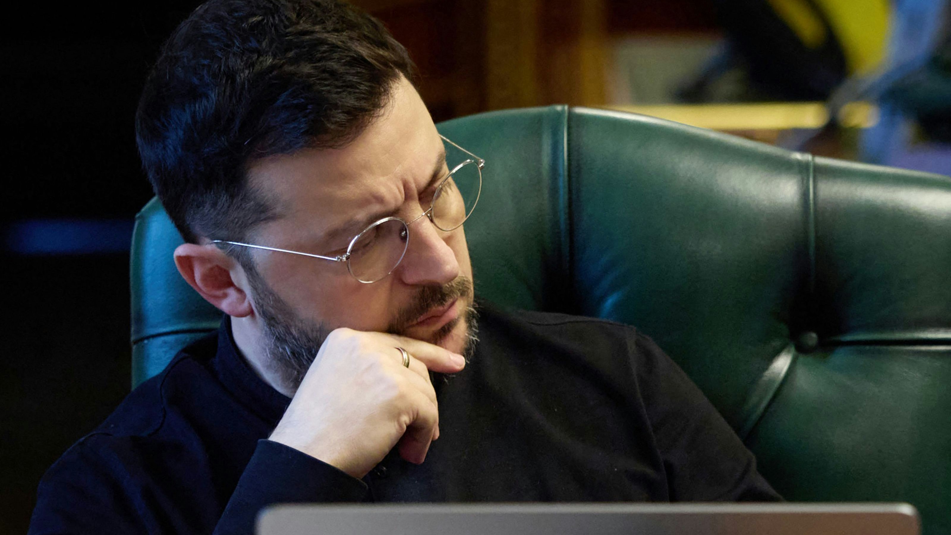 Aufgabe der Würde oder des wichtigsten Verbündeten: Ukraine-Präsident Wolodymyr Selenskyj steht vor einer schweren Entscheidung