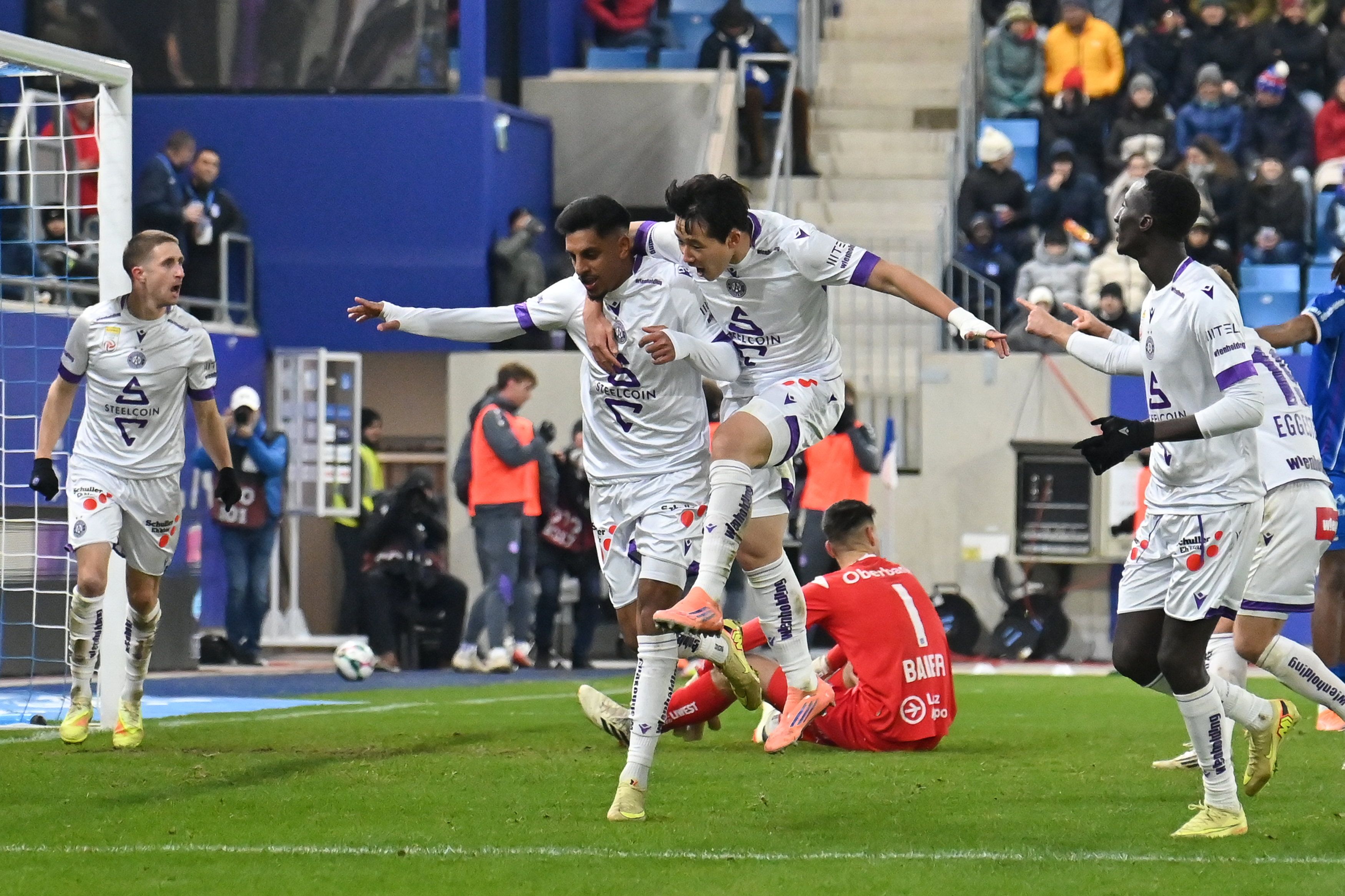 Die Austria jubelt über drei Punkte.