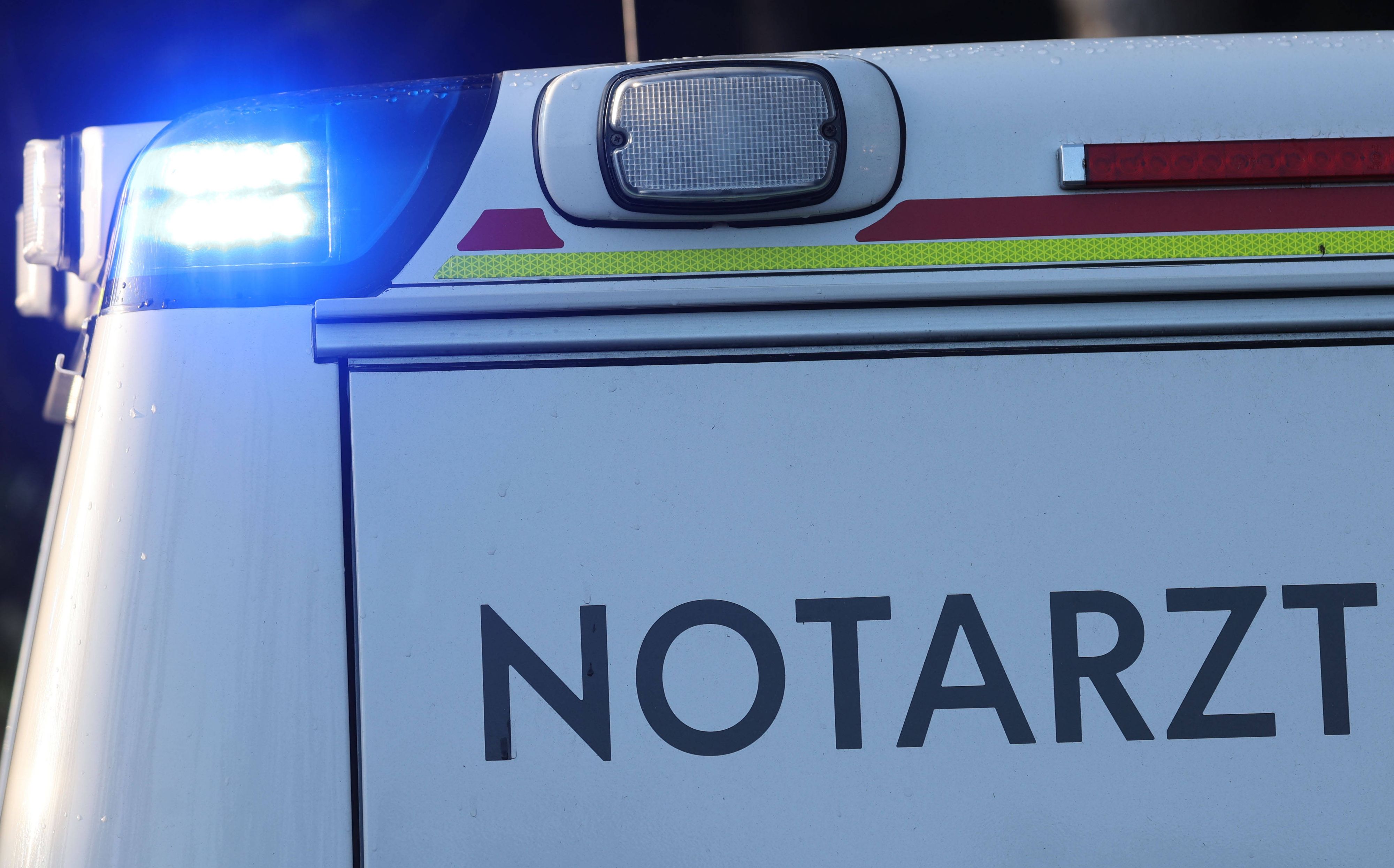 Heute.at - Auto schleudert auf Gegenfahrbahn! 18-Jährige tot