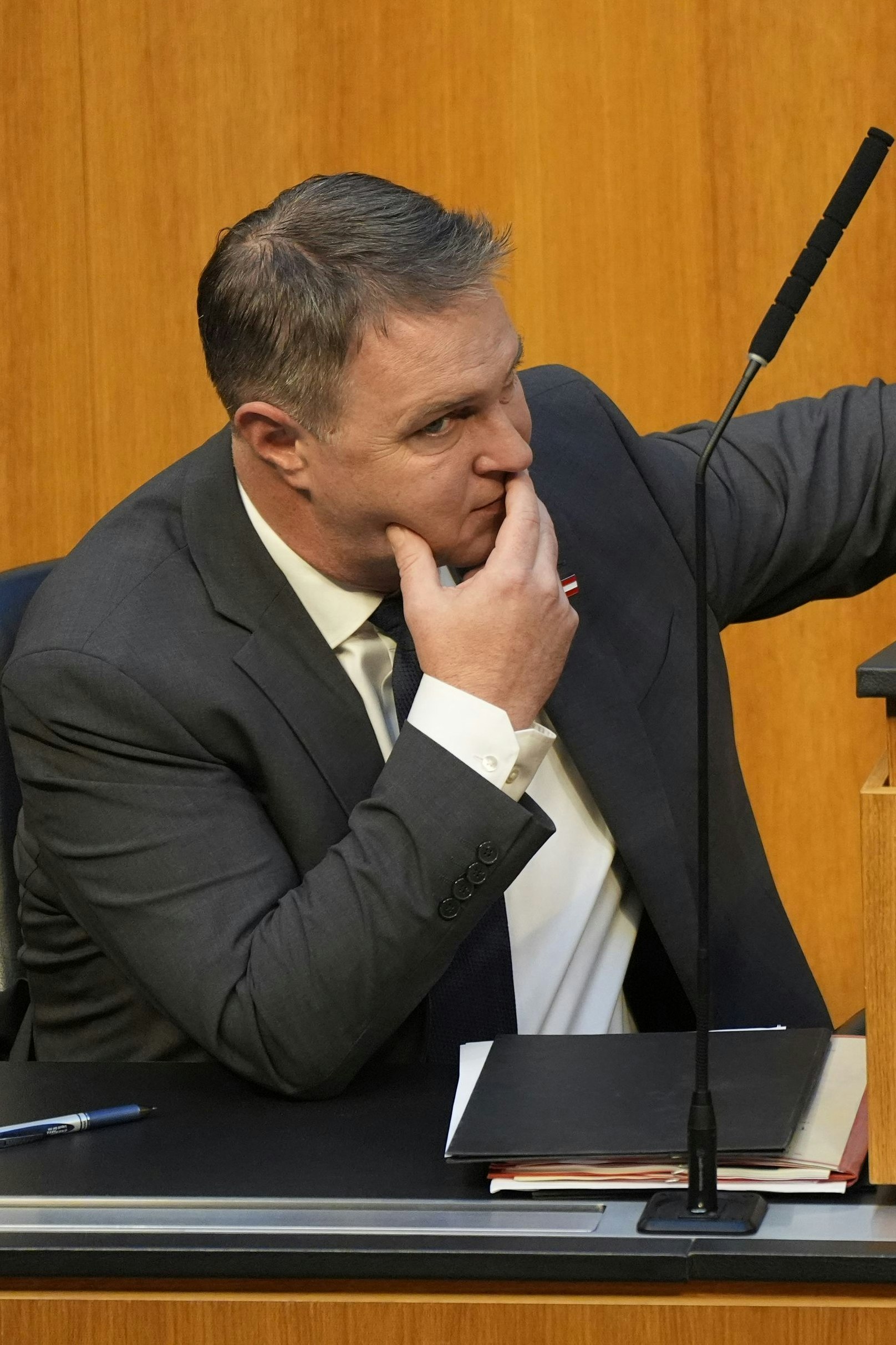 Stein oder nicht Stein? Bei der Medienförderung wollte Andreas Babler "keinen Stein auf dem anderen" belassen