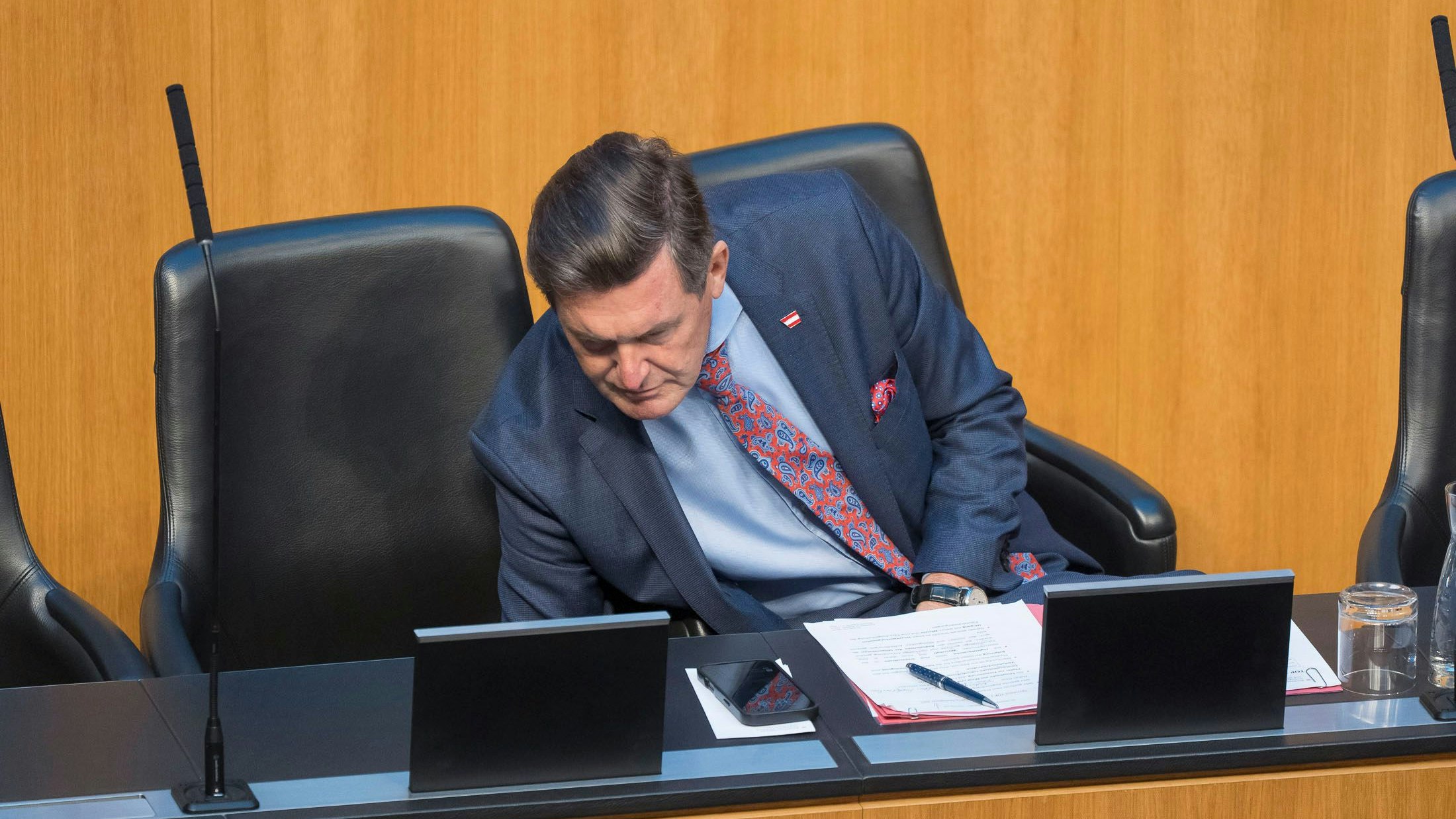 Infrastrukturminister Peter Hanke übernimmt eine erste Probebohrung für den Lobautunnel