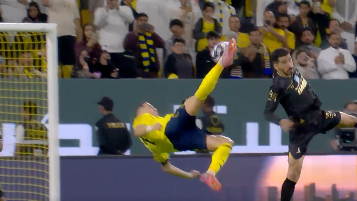 Heute.at - Wie 20-Jähriger! Ronaldo begeistert mit Fallrückzieher