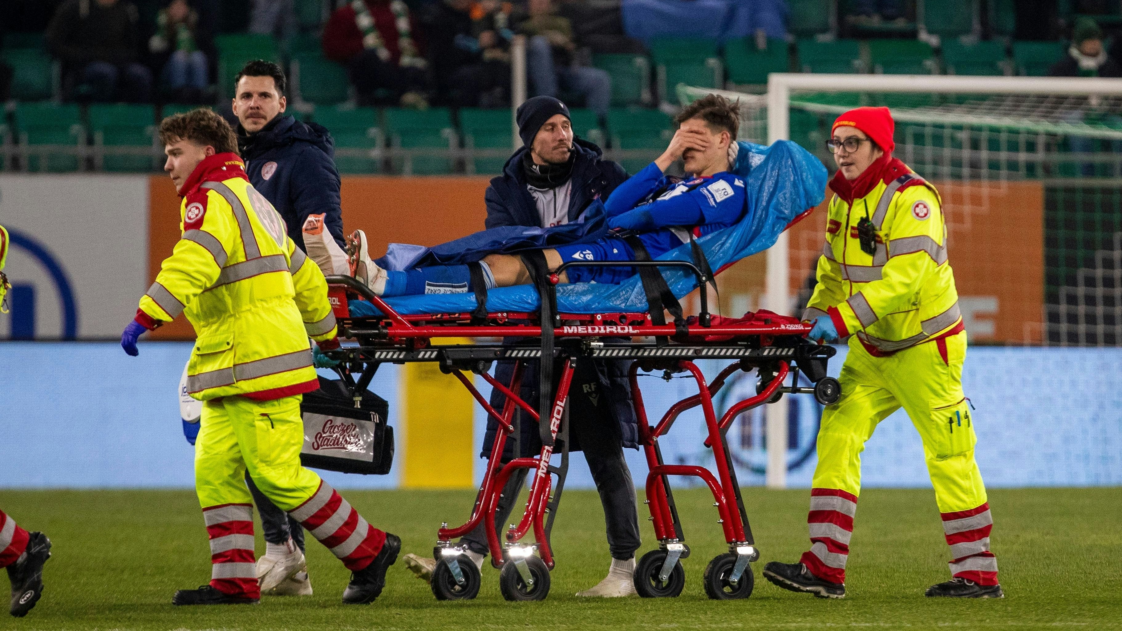 Heute.at - Horror-Verletzung überschattet Rapid-Spiel