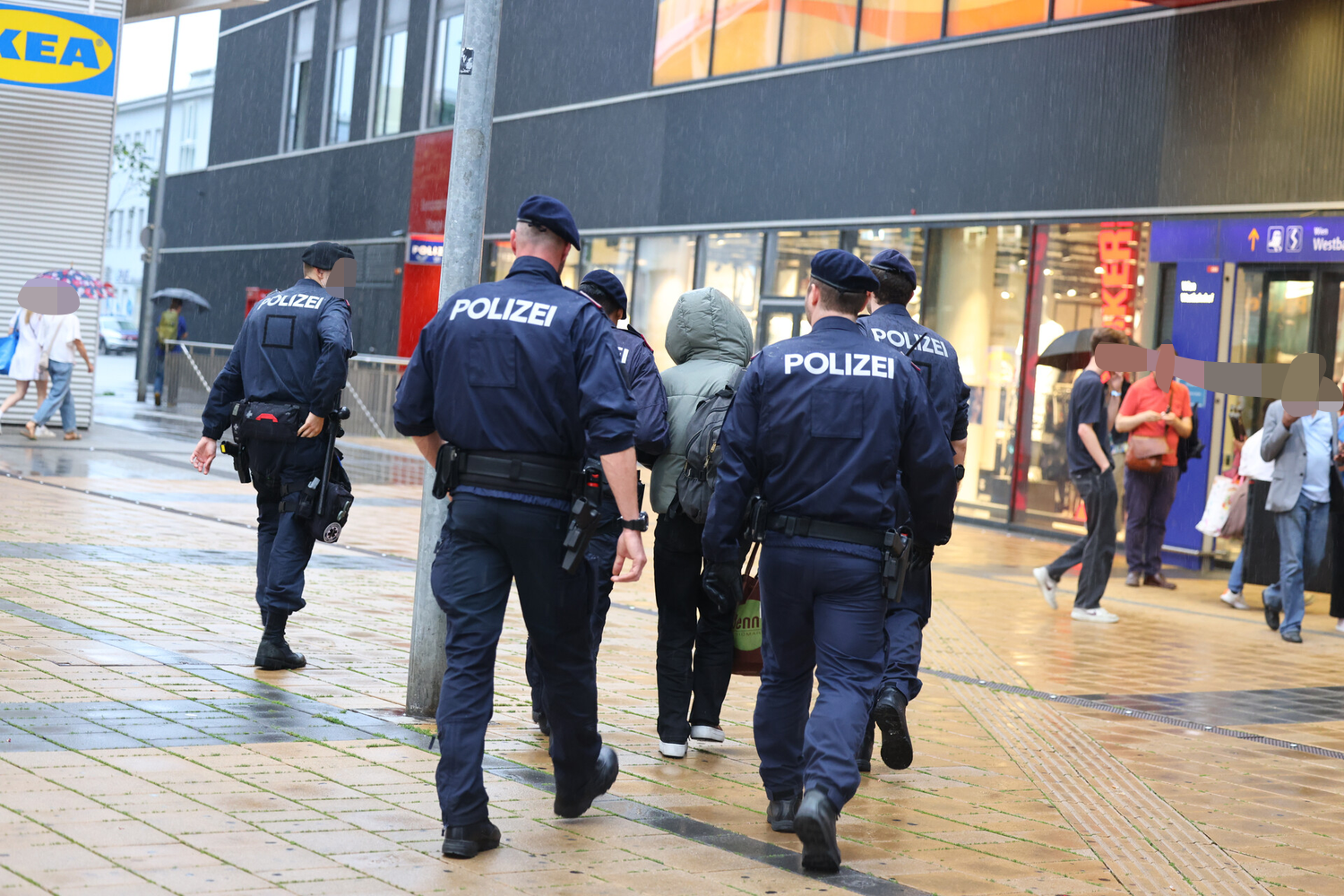Polizeieinsatz am Wiener Westbahnhof.