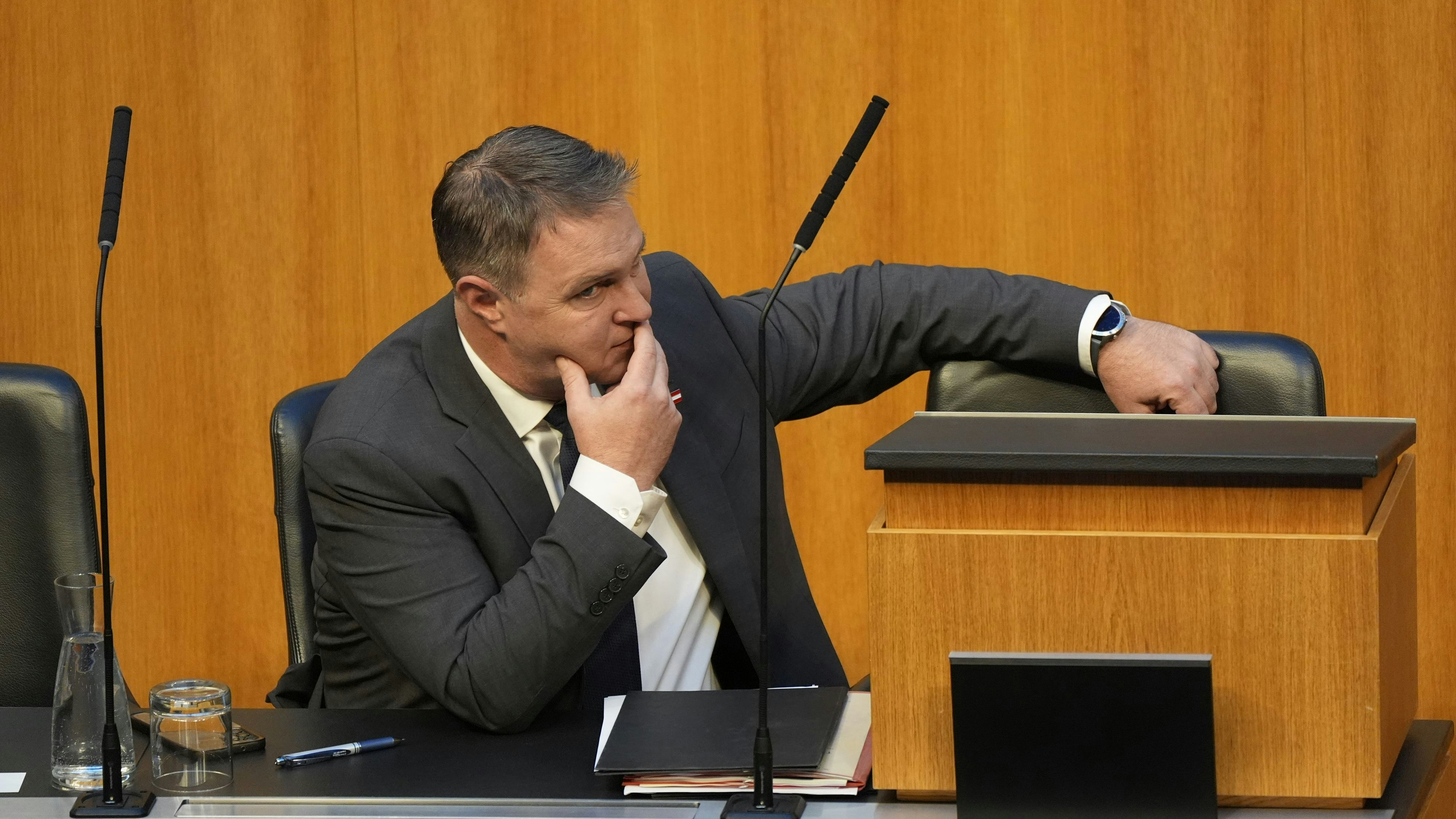 Heute.at - TikTok, Insta – Babler will Social Media verbieten