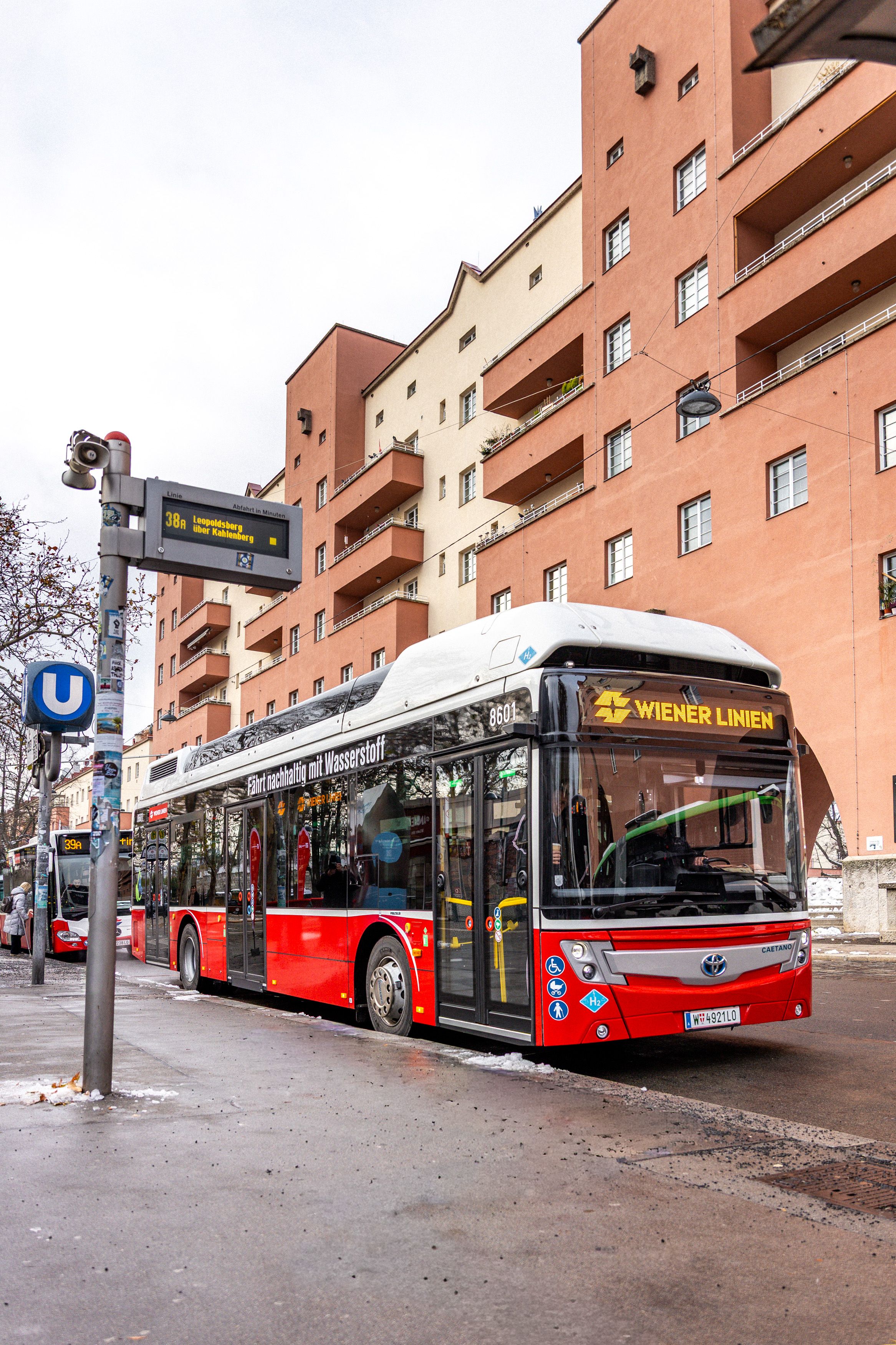 Medientermin zur Präsentation der neuen Caetano Wasserstoff Busse auf der Linie 39A