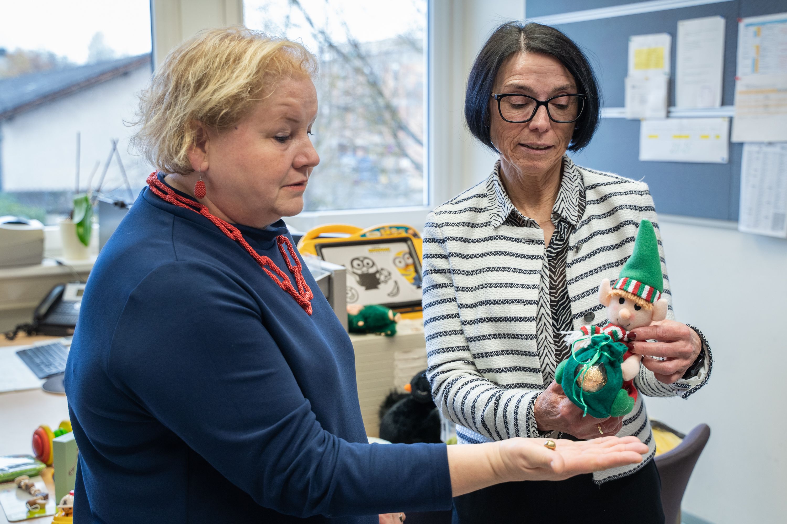 Ministerin Korinna Schumann (SPÖ) warnt vor Gefahren billiger Spielzeuge.