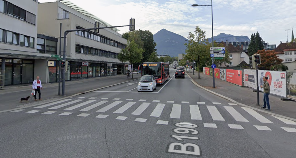 Heute.at - Mädchen auf Schutzweg erfasst – Polizei sucht Lenkerin