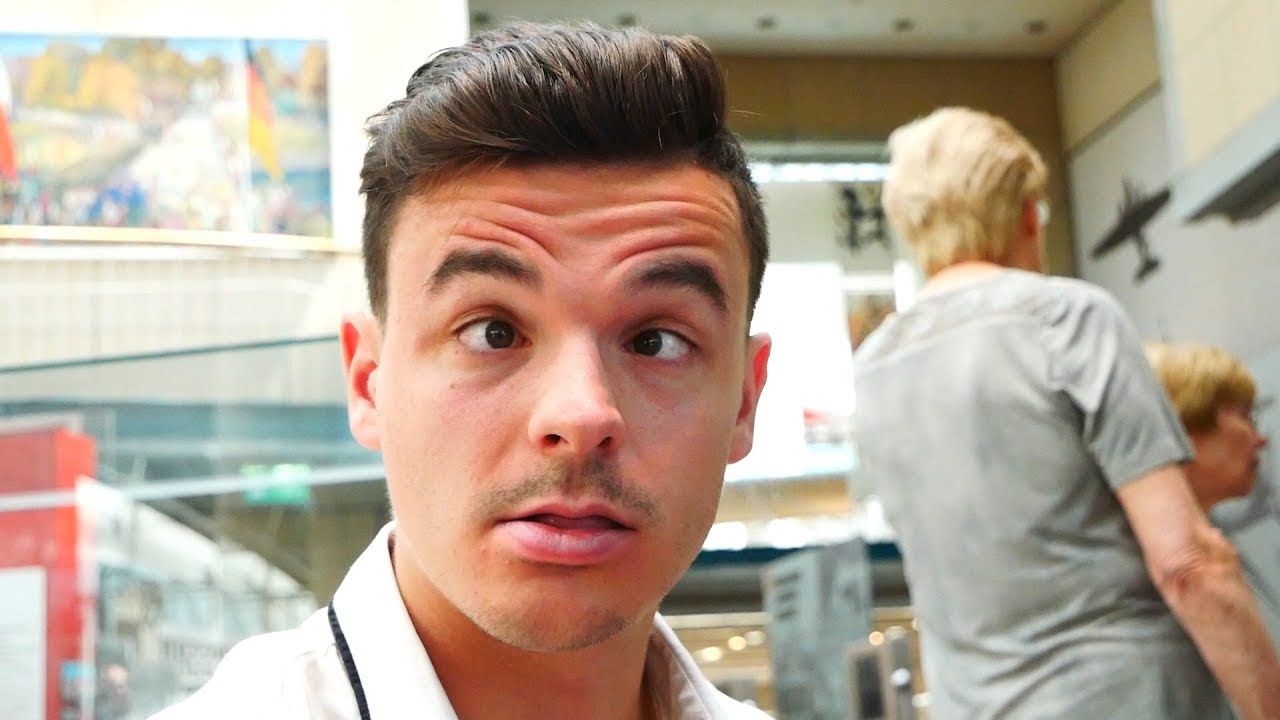 Mit seiner Krankheit ging er humorvoll um und gewann damit die Herzen von Millionen Fans.