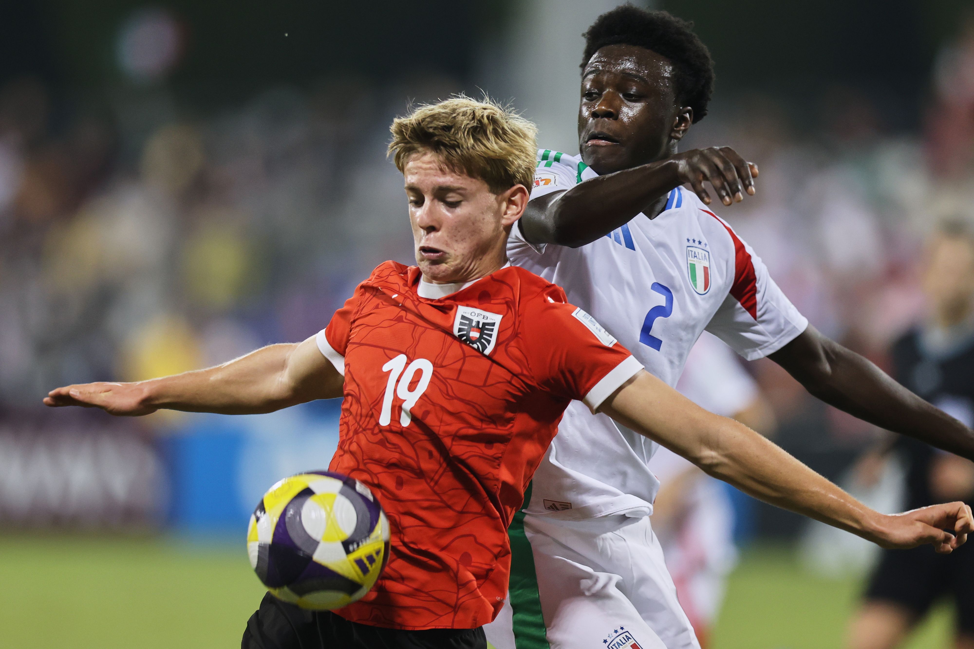 Johannes Moser im Duell mit Dauda Iddrisa 