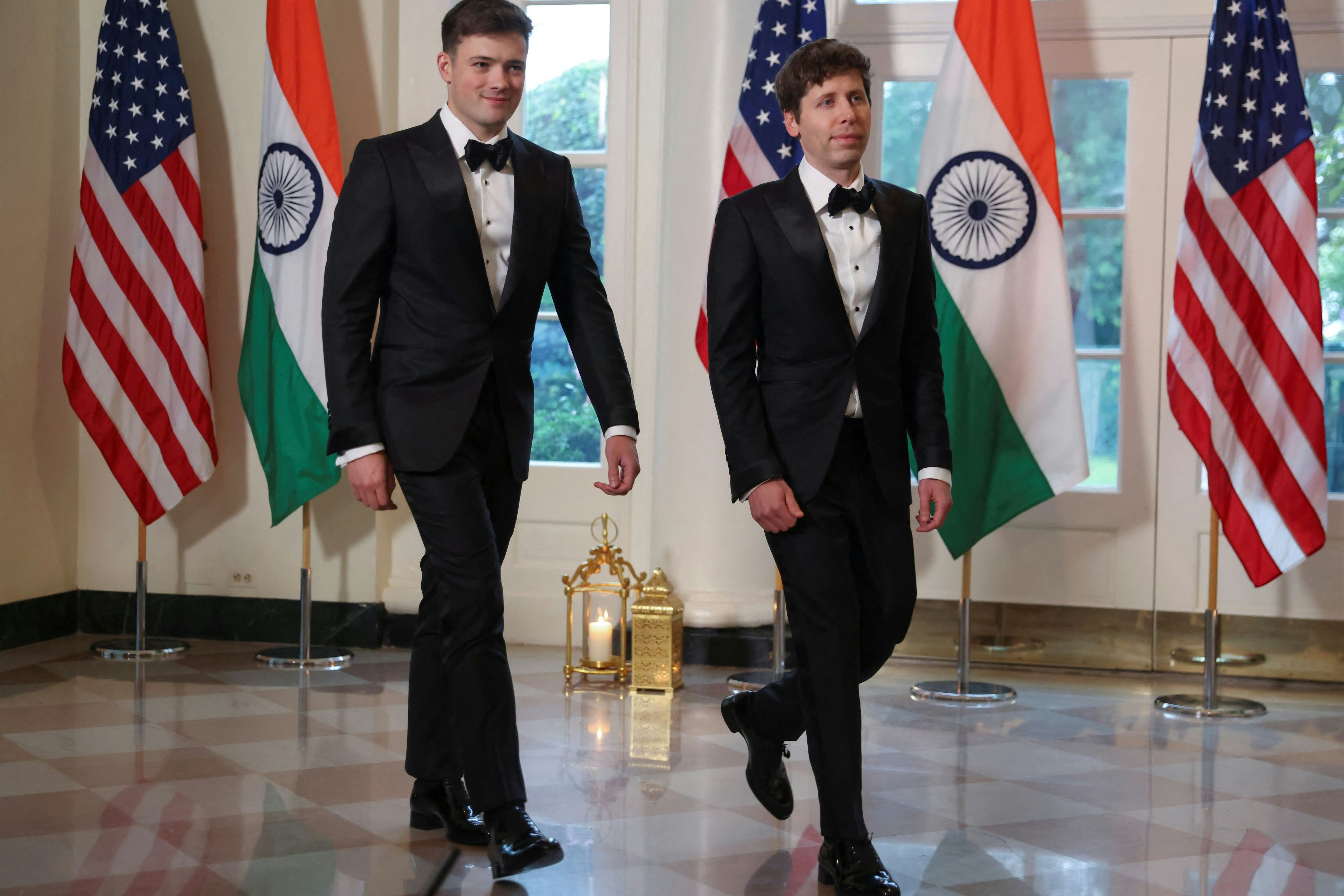 Sam Altman mit seinem Ehemann Oliver Mulherin auf dem Weg zu einem Staatsdinner mit Präsident Donald Trump