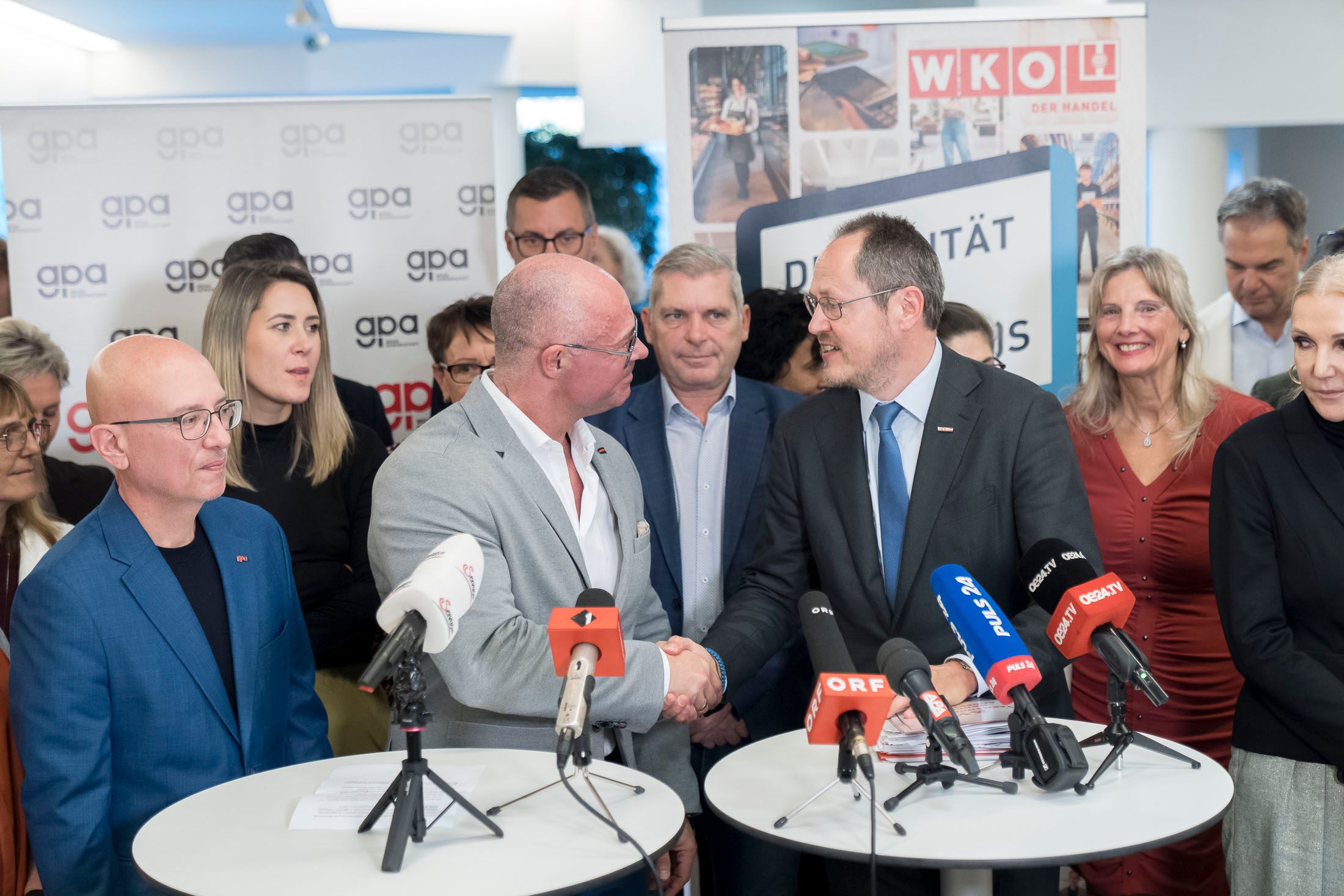 Die Chefverhandler Mario Ferrari (GPA) und Rainer Trefelik (r. WKO): Stimmung weiter gut, eine Einigung scheint in der 3. Runde möglich.