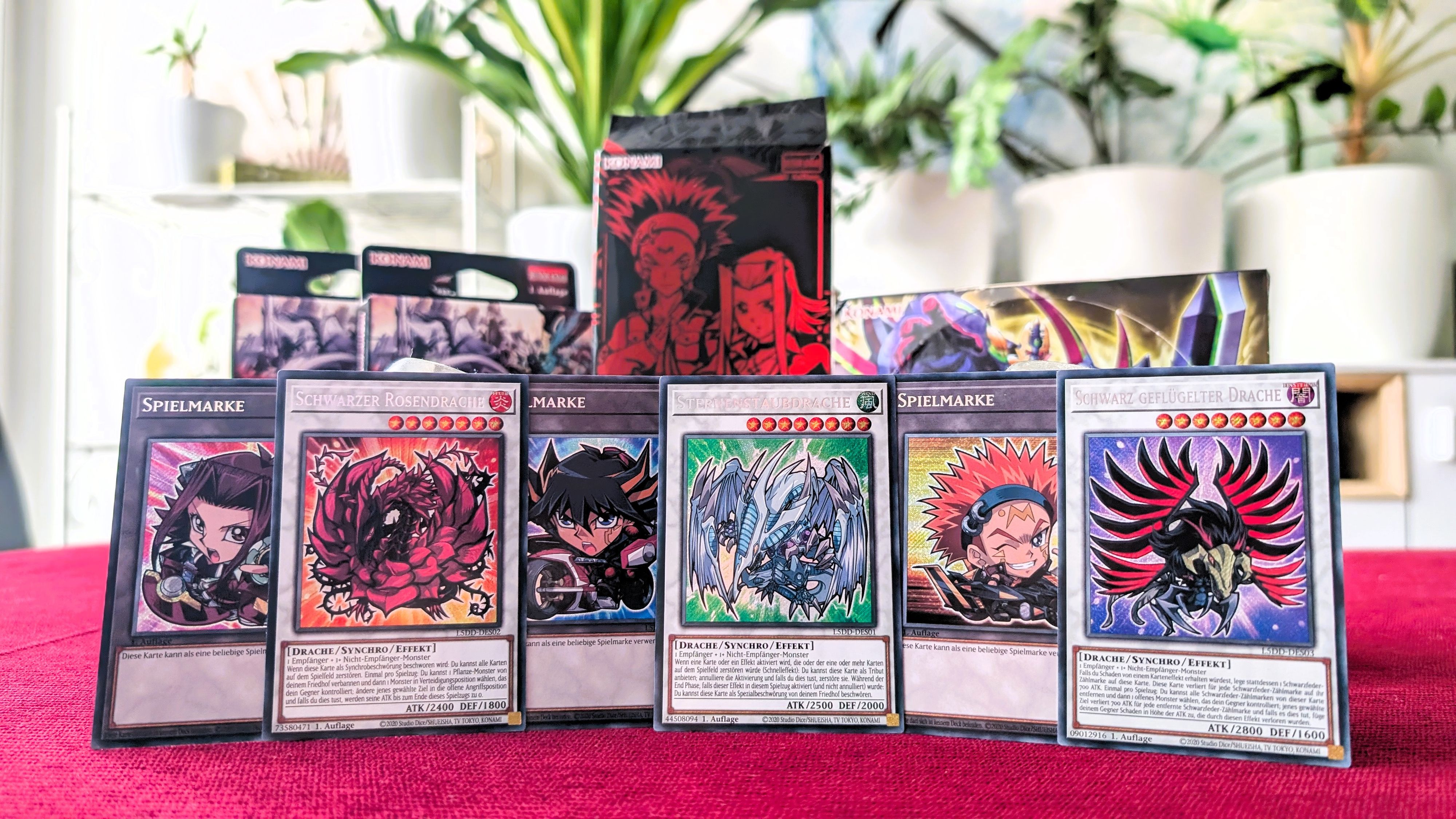 Sammler dürften besonders an den Chibi-Karten interessiert sein. Diese Varianten von Signer-Drachen sind nicht alltäglich.