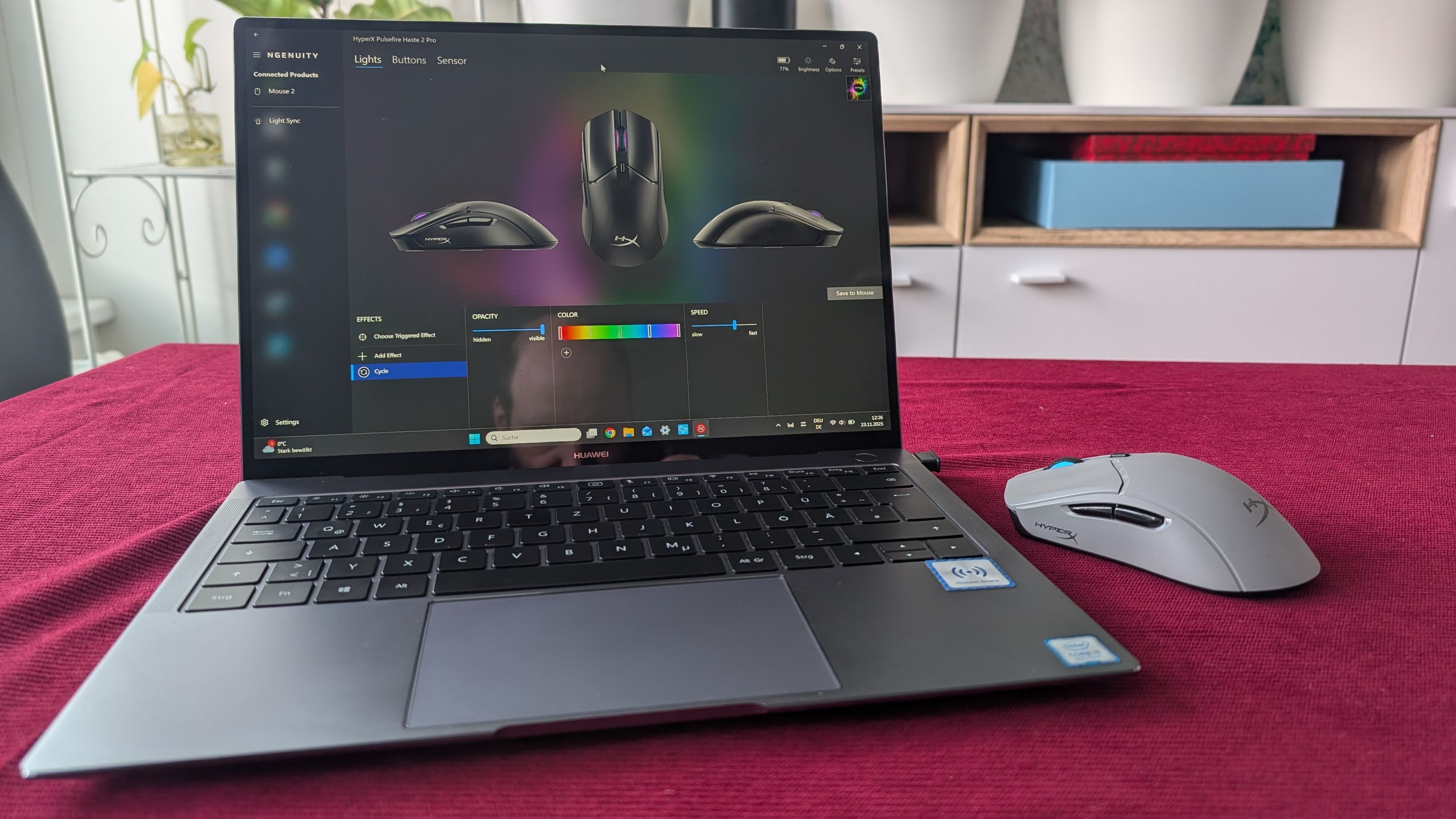 Mit der HyperX NGenuity Software kannst du die Maus individuell anpassen. DPI-Stufen lassen sich verändern, Tasten neu belegen und Makros programmieren.