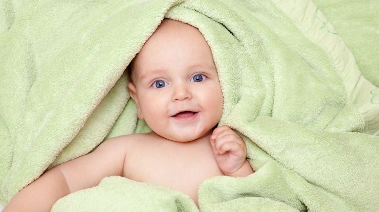 Eigentlich verboten! Aber neue medizinische Methoden erlauben Eingriffe in die DNA. Was unheilbare Krankheiten heilen sollte, könnte bald dazu genutzt werden, Aussehen und Intelligenz von Babys zu verändern. Bei Kosten von 5.000 Dollar. Die Hintergründe.