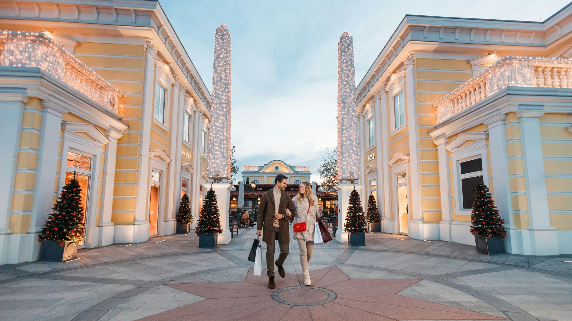 Egal ob Sport, Homeware, Beauty oder Fashion, im Designer Outlet Parndorf ist für alle die perfekte Überraschung dabei.