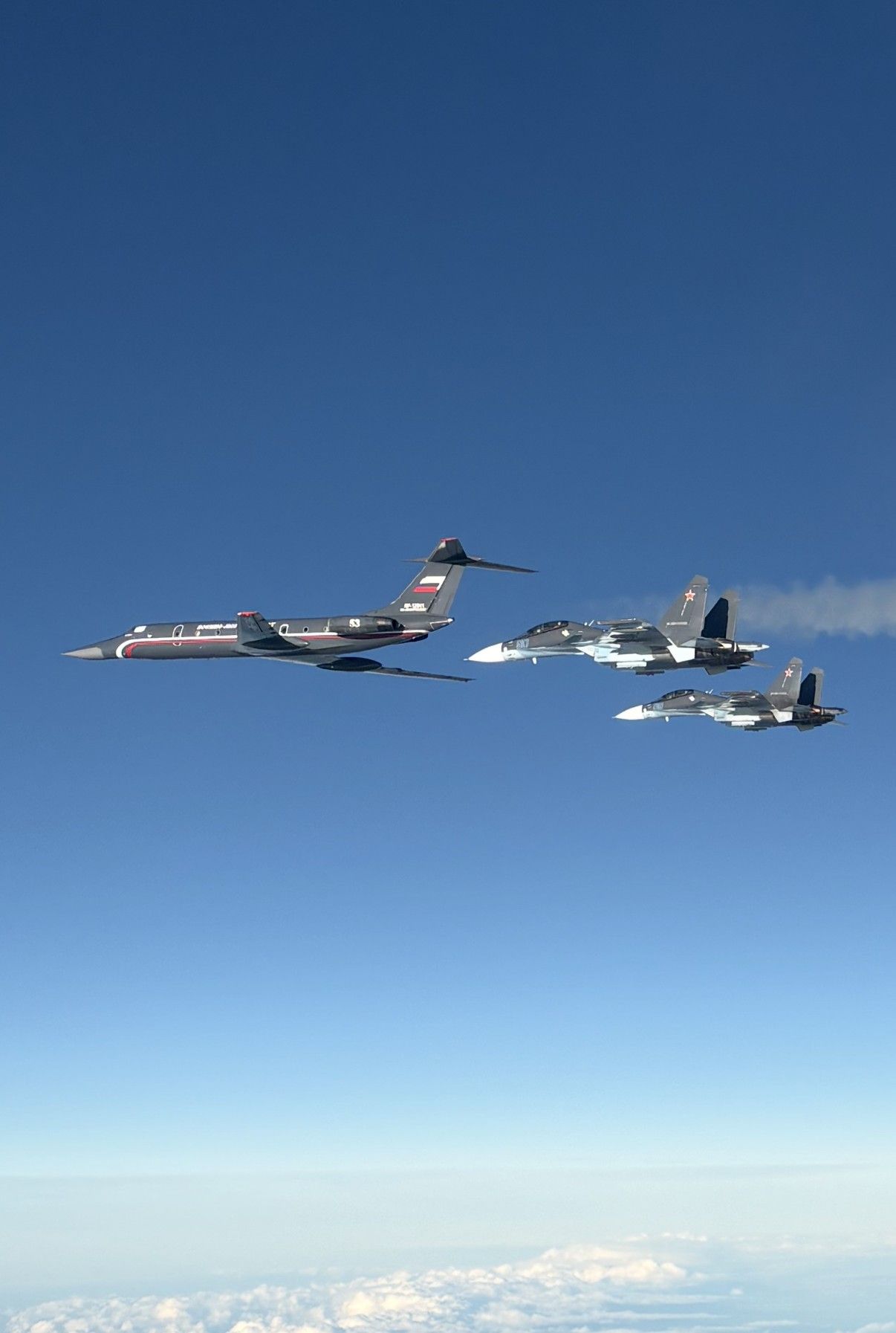 Italienische Kampfjets fingen russische Militärflugzeuge ab.