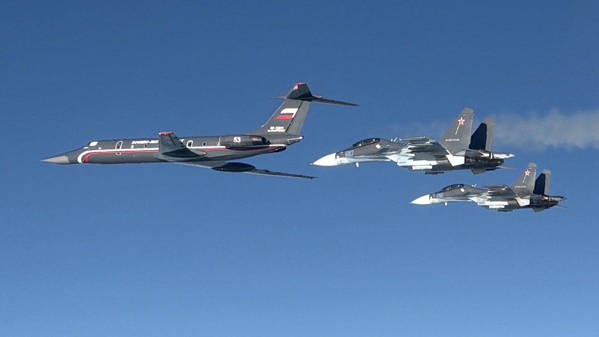 Italienische Kampfjets fingen russische Militärflugzeuge ab.