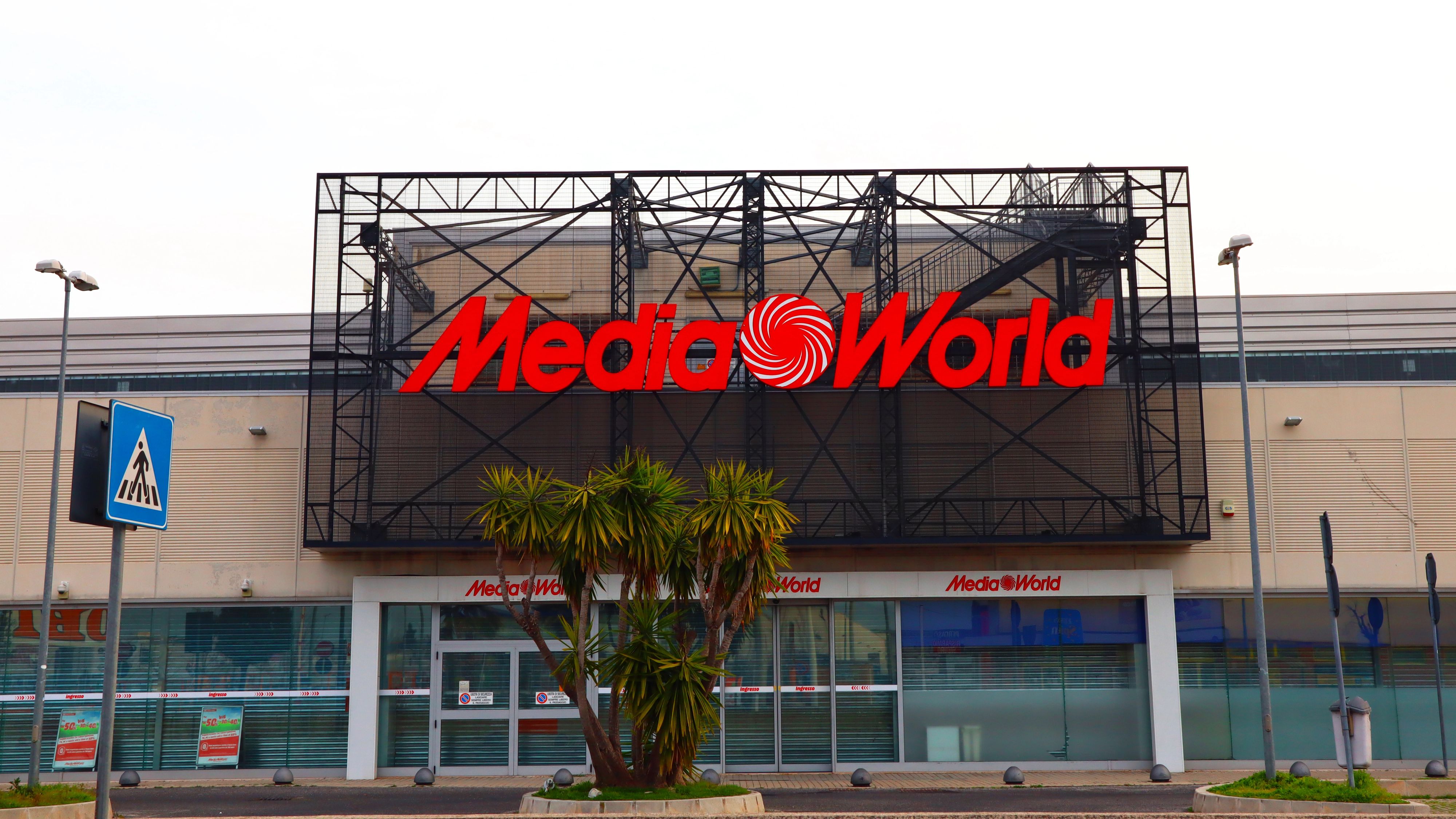 Die MediaMarkt-Schwester MediaWorld fordert nach einer Panne den Vollpreis eines iPads ein.