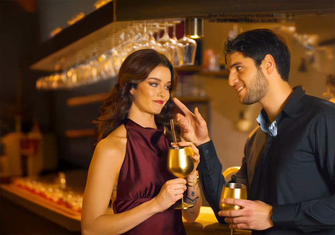 In einem Spot der Wiener Linien macht Zoe Salome klar: Knutschen nur mit Consent!