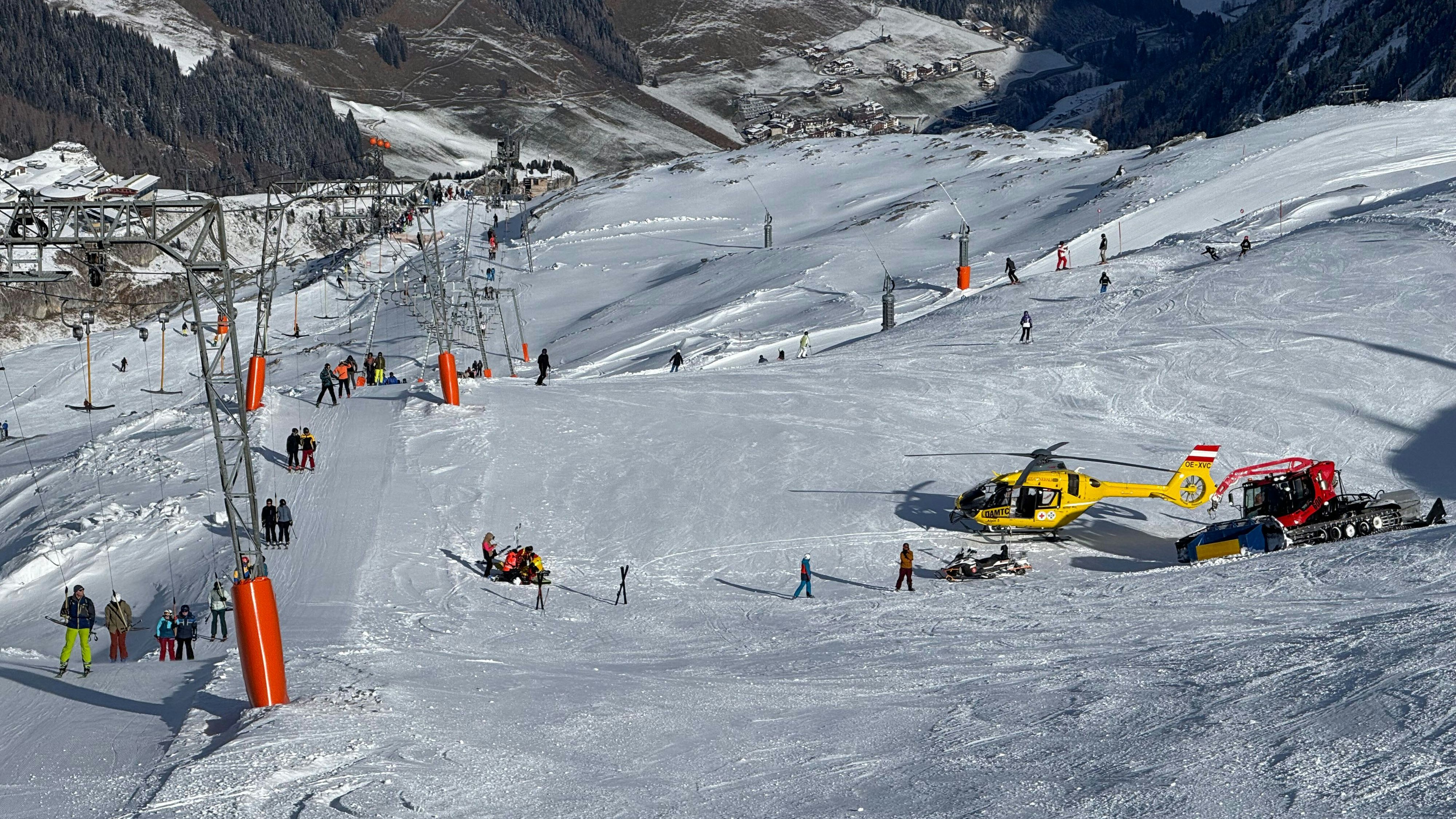 Heute.at - Frau (65) wird bei Sturz auf Skipiste schwer verletzt