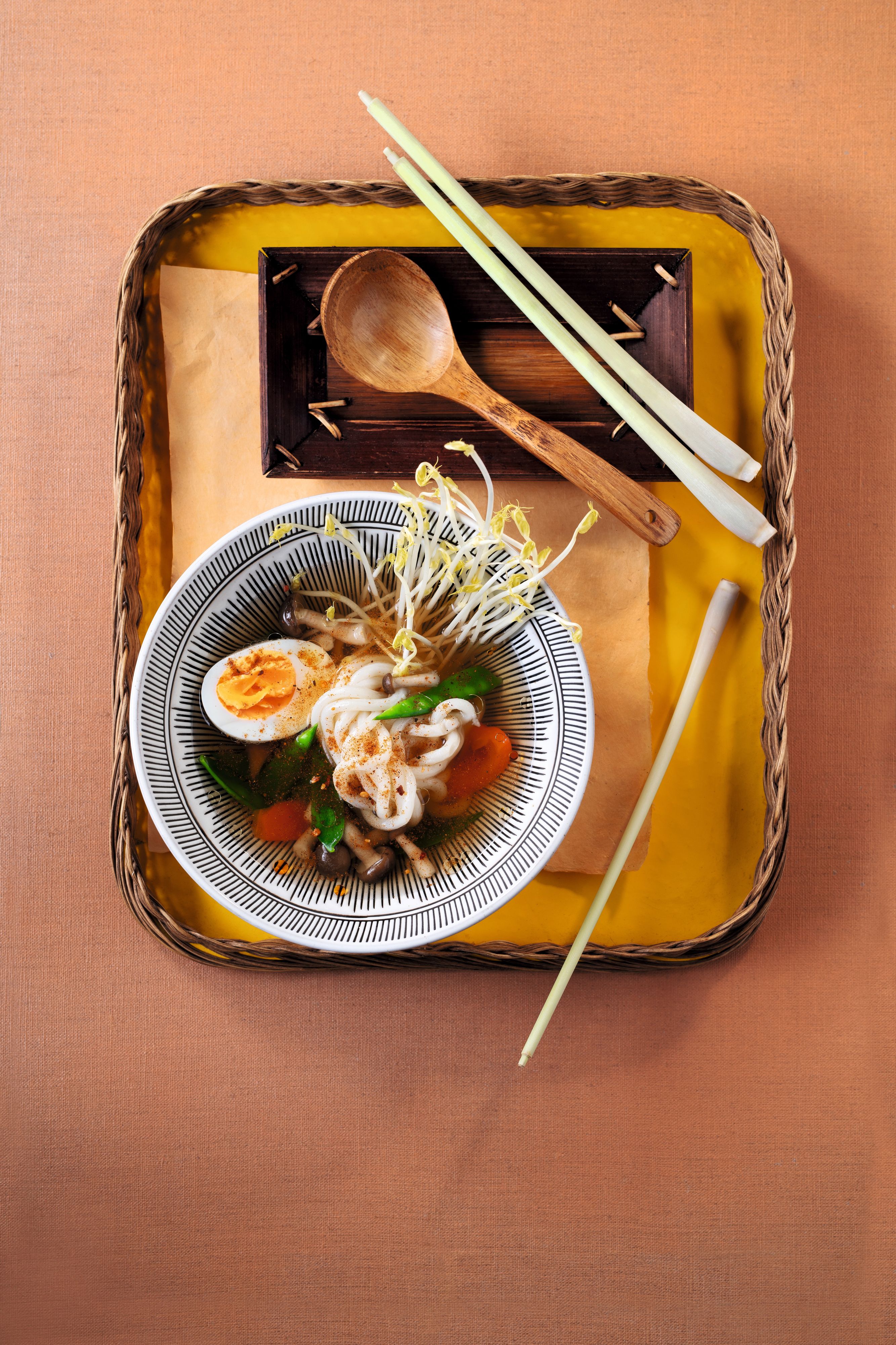 Heute.at - Seven-Spices-Gemüse-Ramen mit Udon-Nudeln
