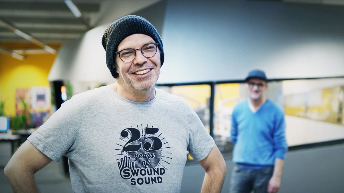 Heute.at - Nach 34 Jahren! Radio FM4-DJ gibt die Platten ab