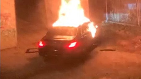 In dem Auto wurde eine Leiche gefunden.